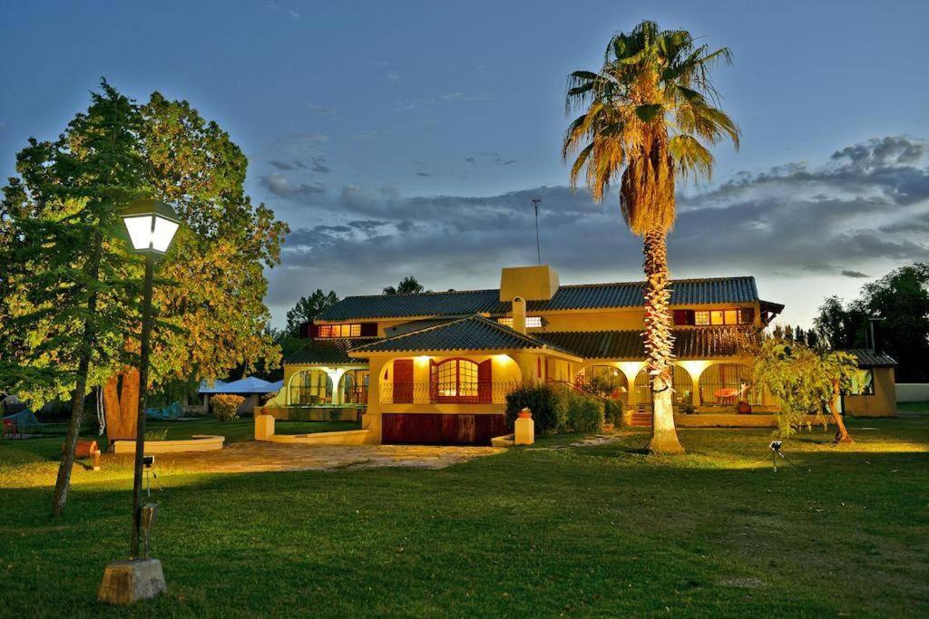 CASA VILLA LOS SAUCES