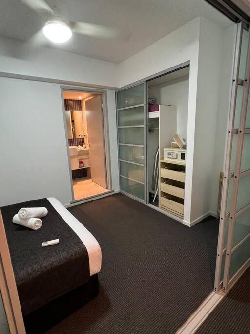 Pandanas Apt 4 (13th floor with great views)