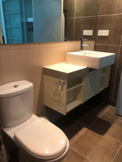 Pandanas Apt 4 (13th floor with great views)