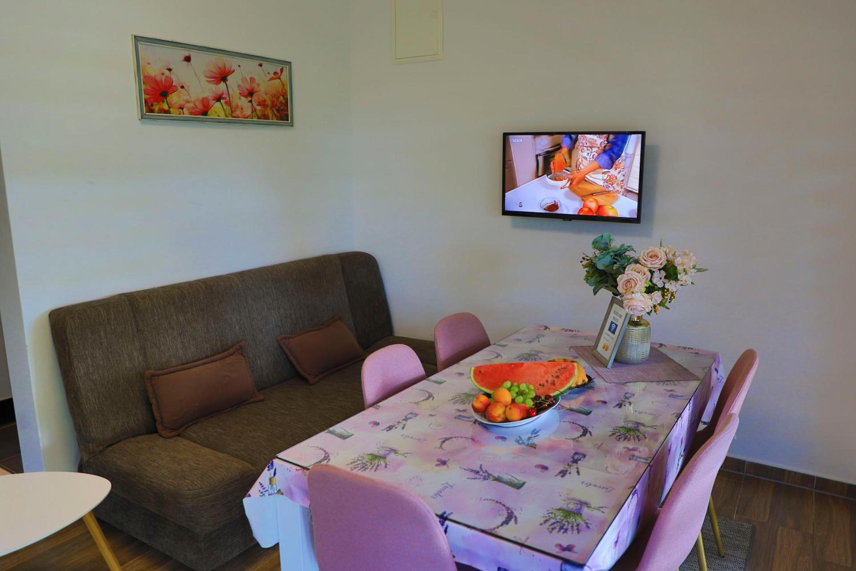 Holiday Homes Pozitiva