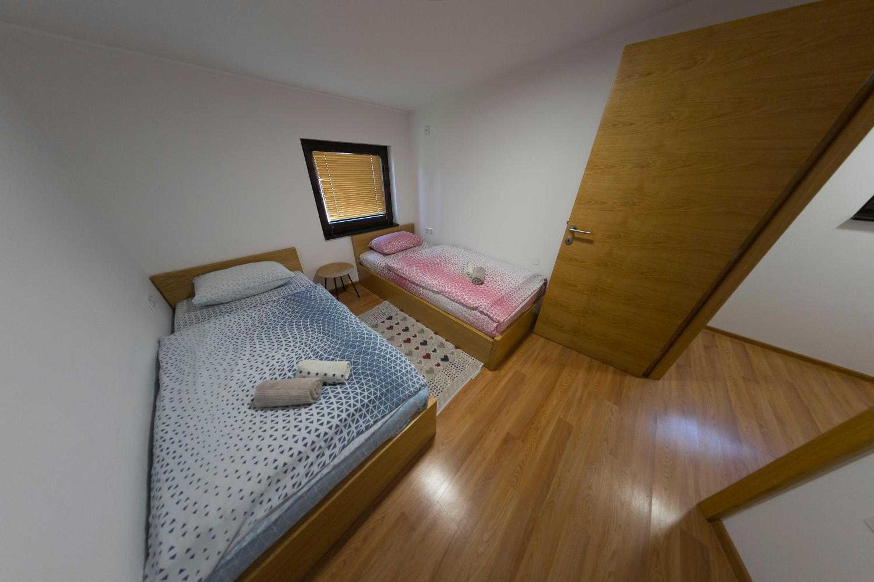 Holiday Homes Pozitiva