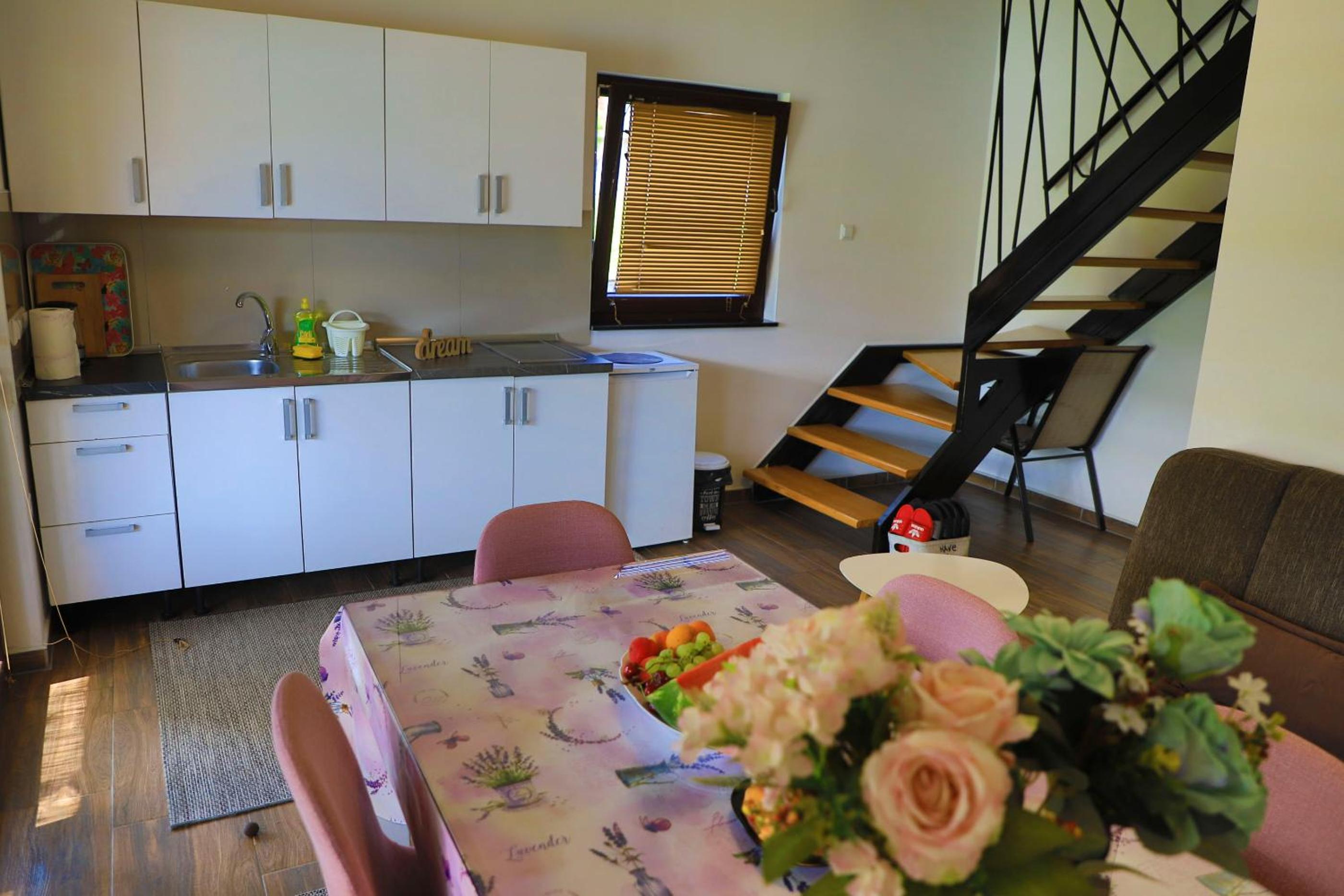 Holiday Homes Pozitiva