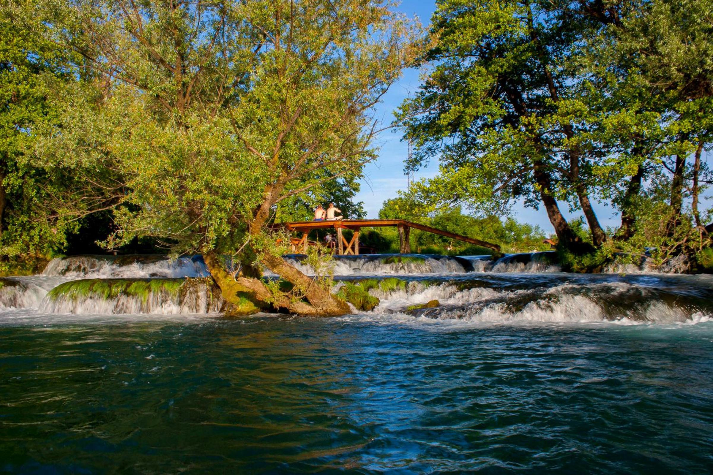 Holiday Homes Pozitiva