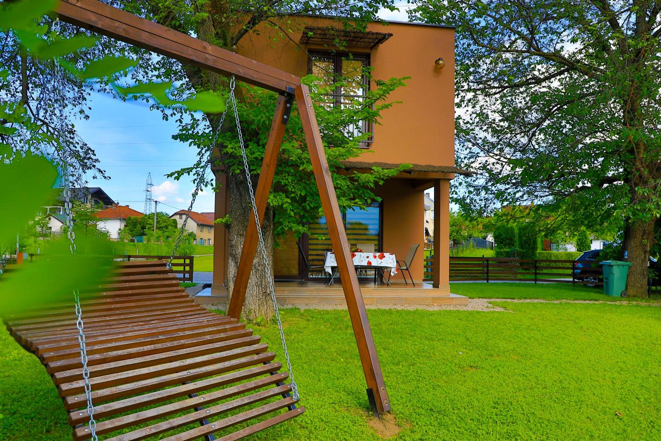 Holiday Homes Pozitiva