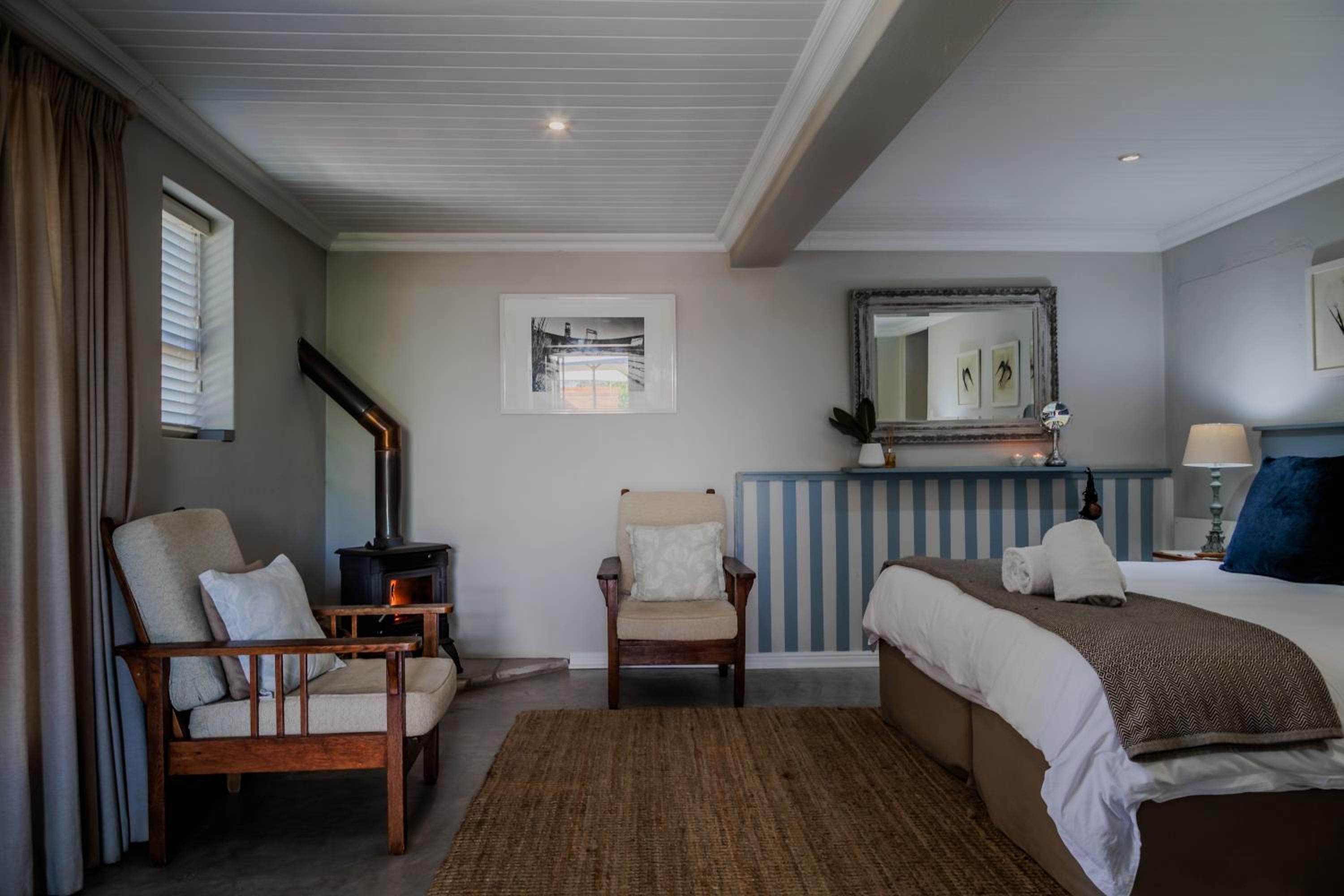 A Hilltop Country Retreat