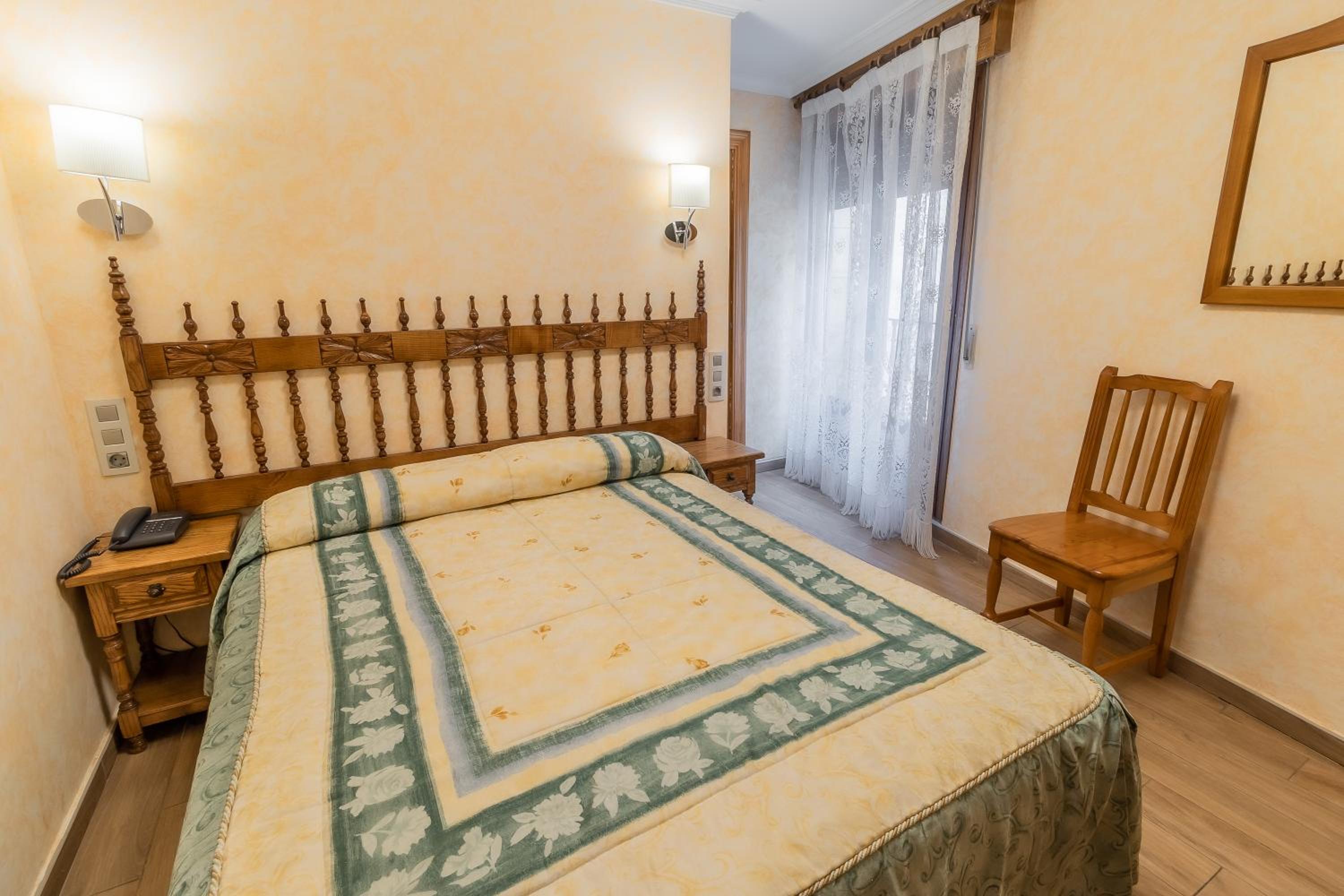 Hostal Santo Domingo de Silos