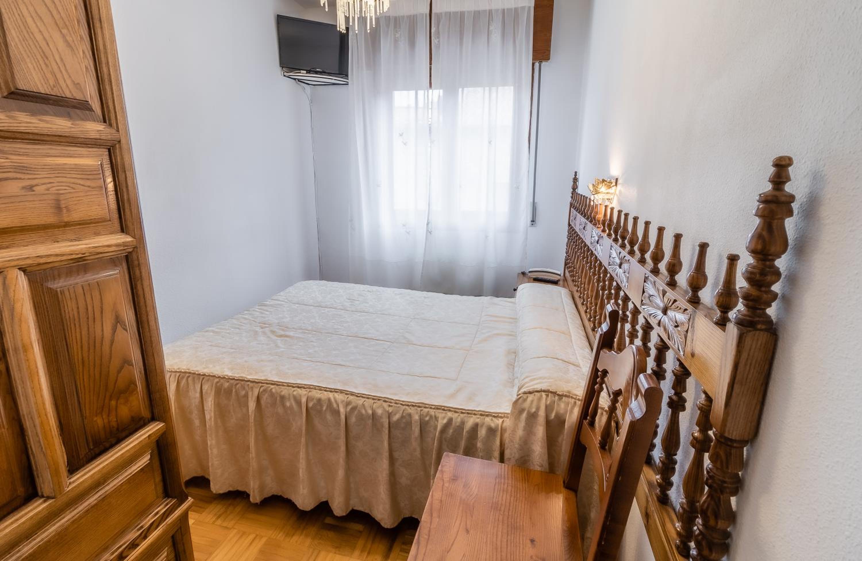 Hostal Santo Domingo de Silos