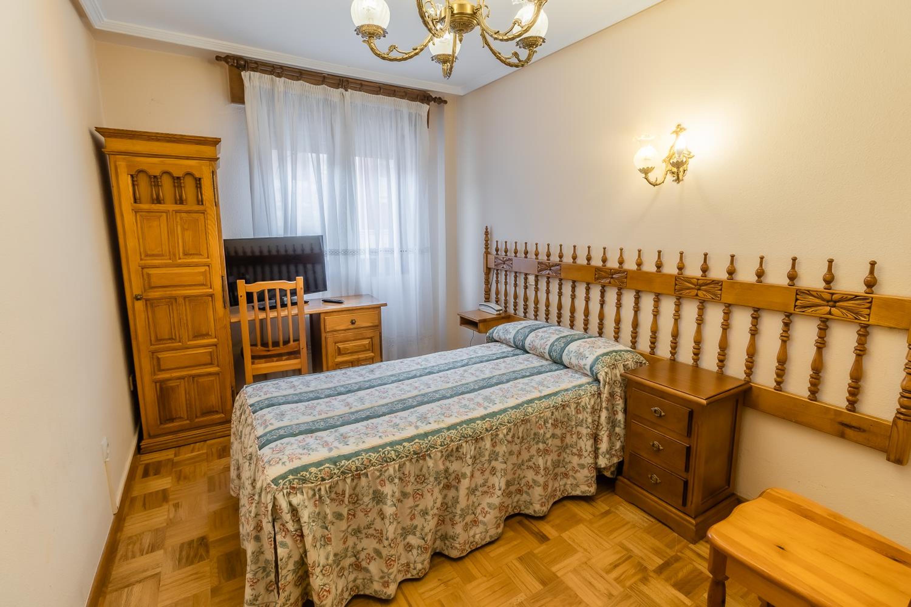 Hostal Santo Domingo de Silos