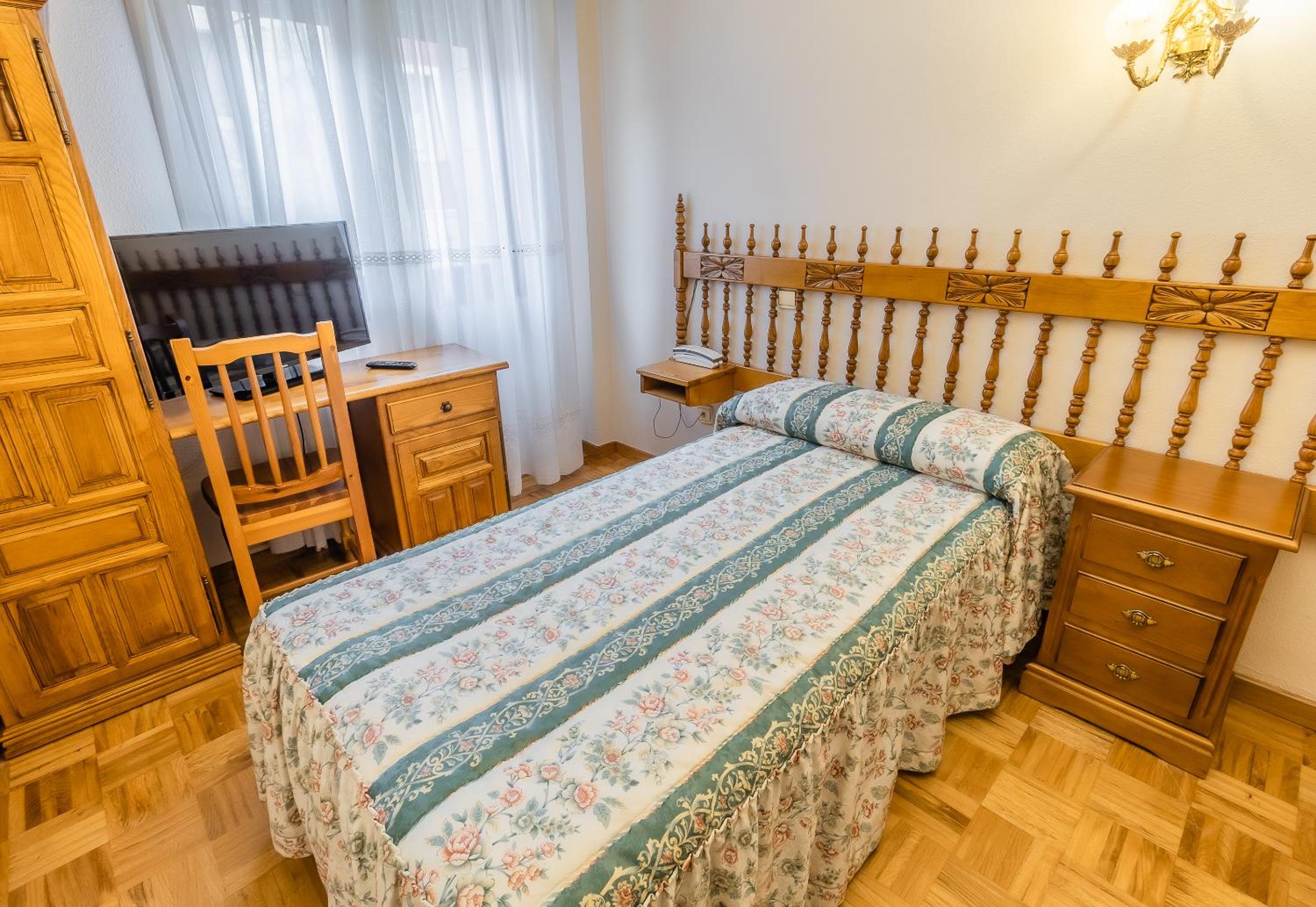 Hostal Santo Domingo de Silos