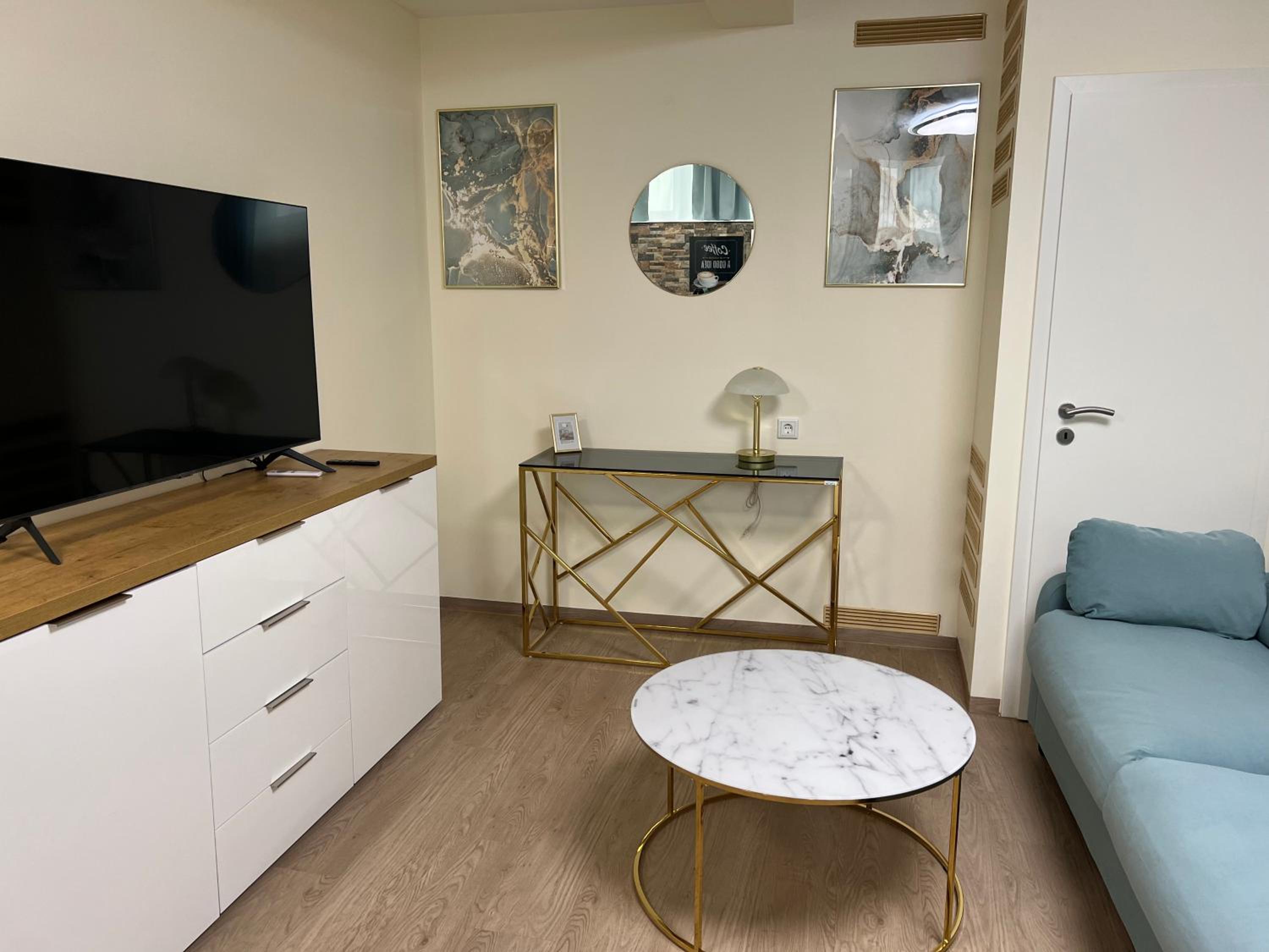 Souterrain Studio-Apartment en Nürnberg — hotel room