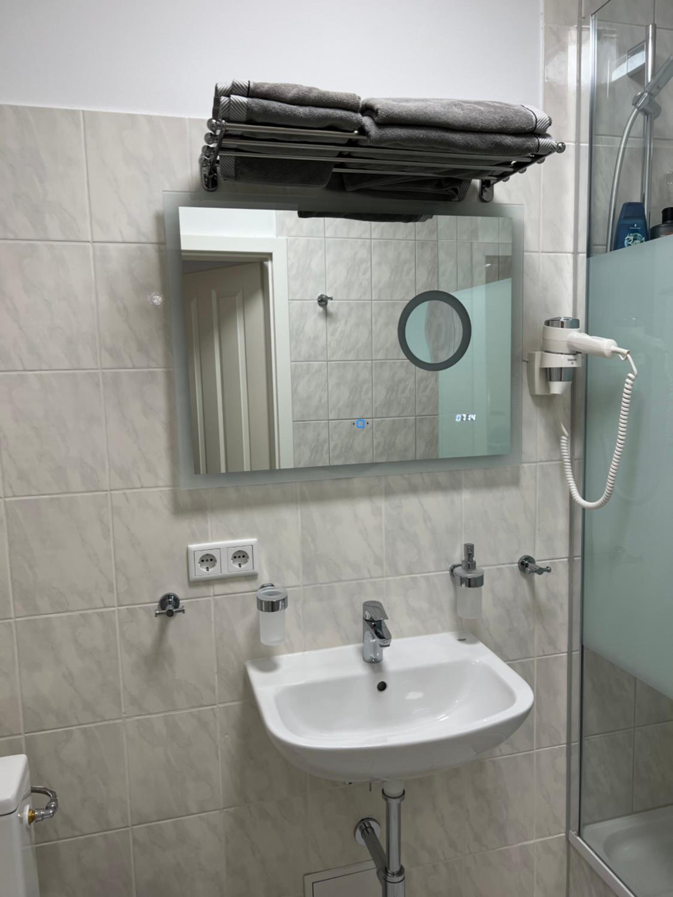 Souterrain Studio-Apartment en Nürnberg — bathroom