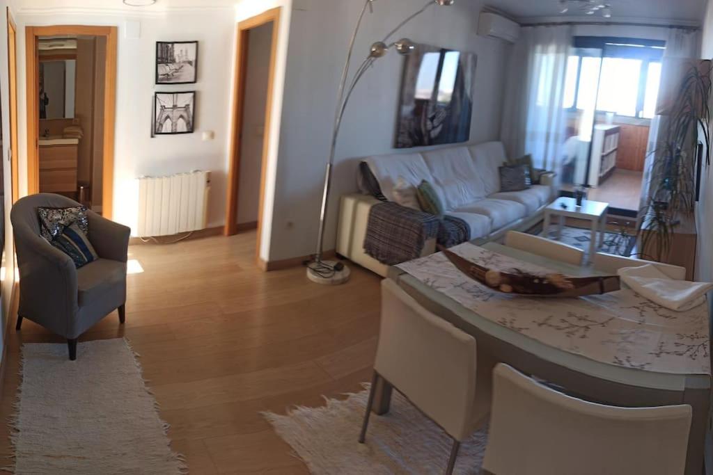 Ático con 2 grandes terrazas y 2 habitaciones view 4