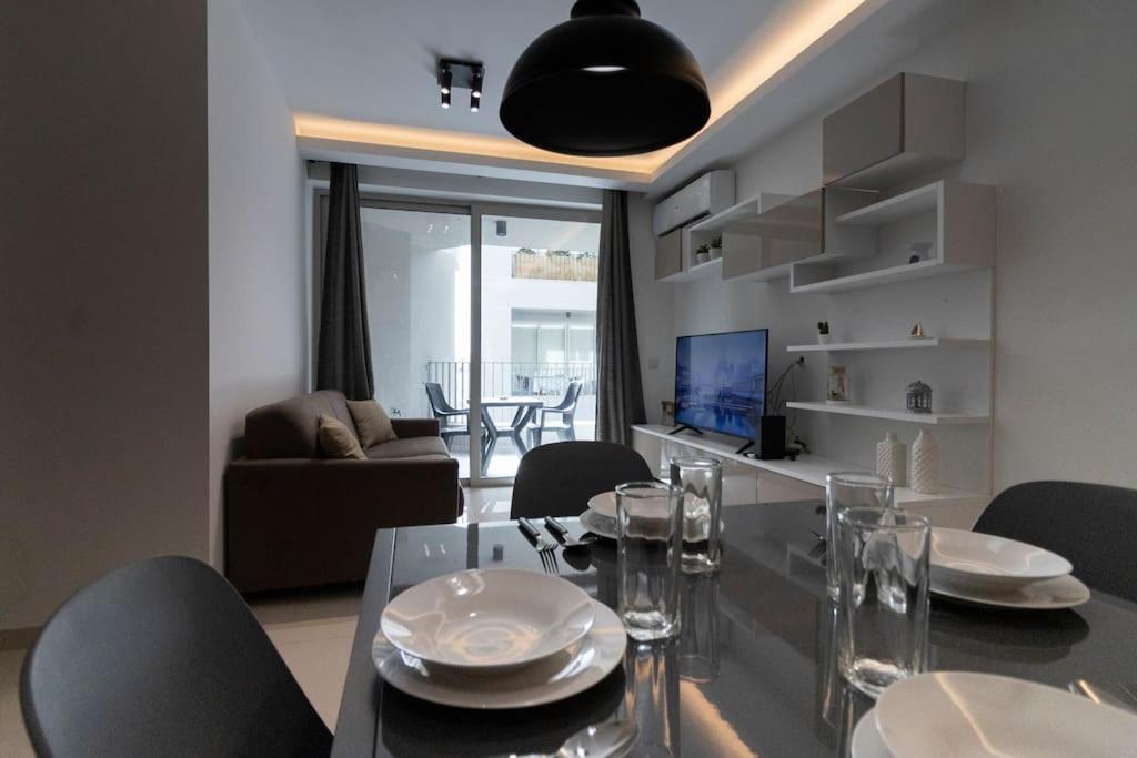 Lovely Modern 1 Bedroom Apartment in San Gwann view 5