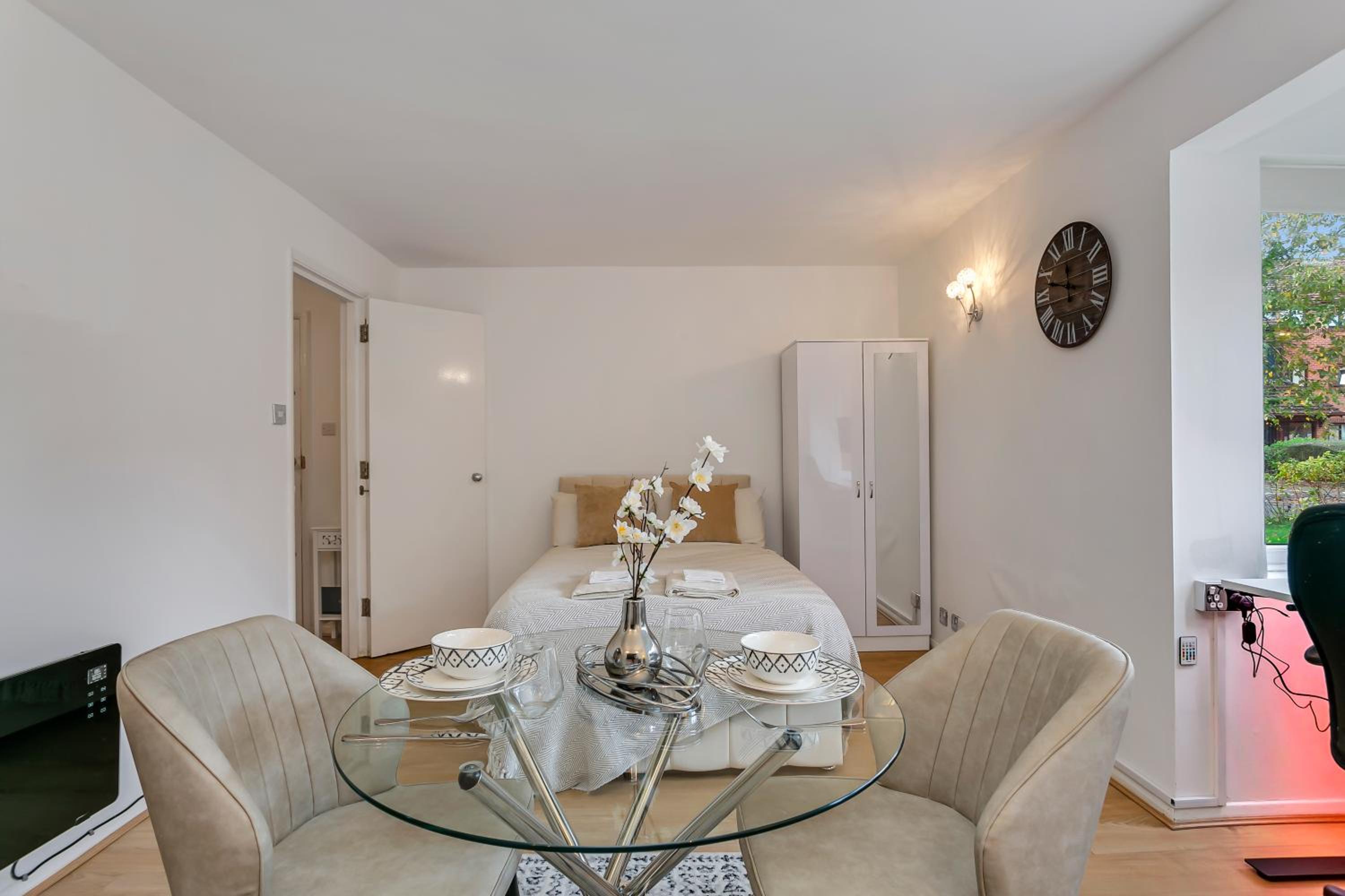 Aryas Apartments London