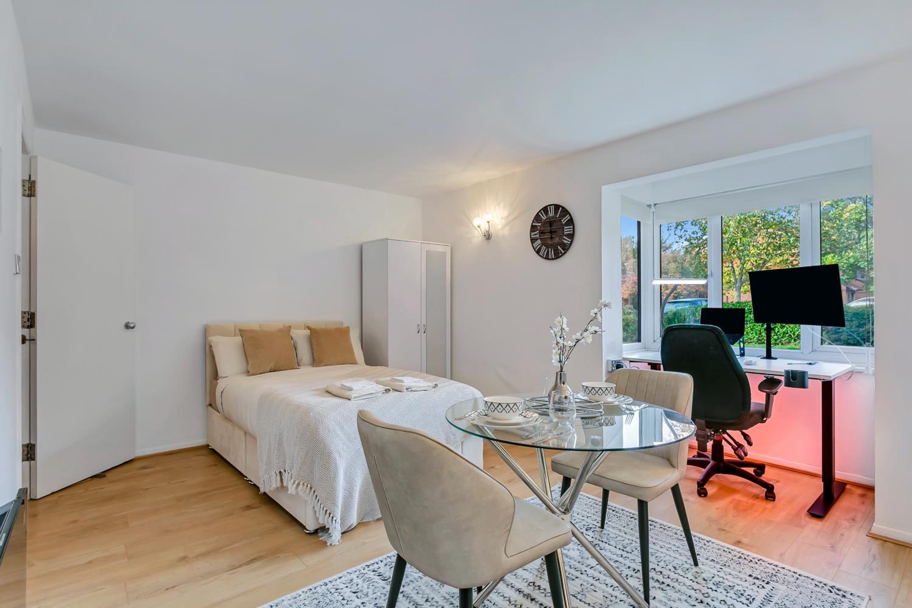 Aryas Apartments London