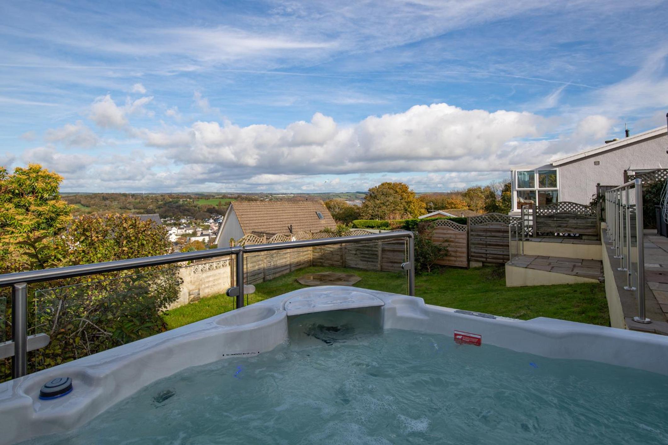 Golwg Y Môr - Sea View Cottage with Hot Tub view 4