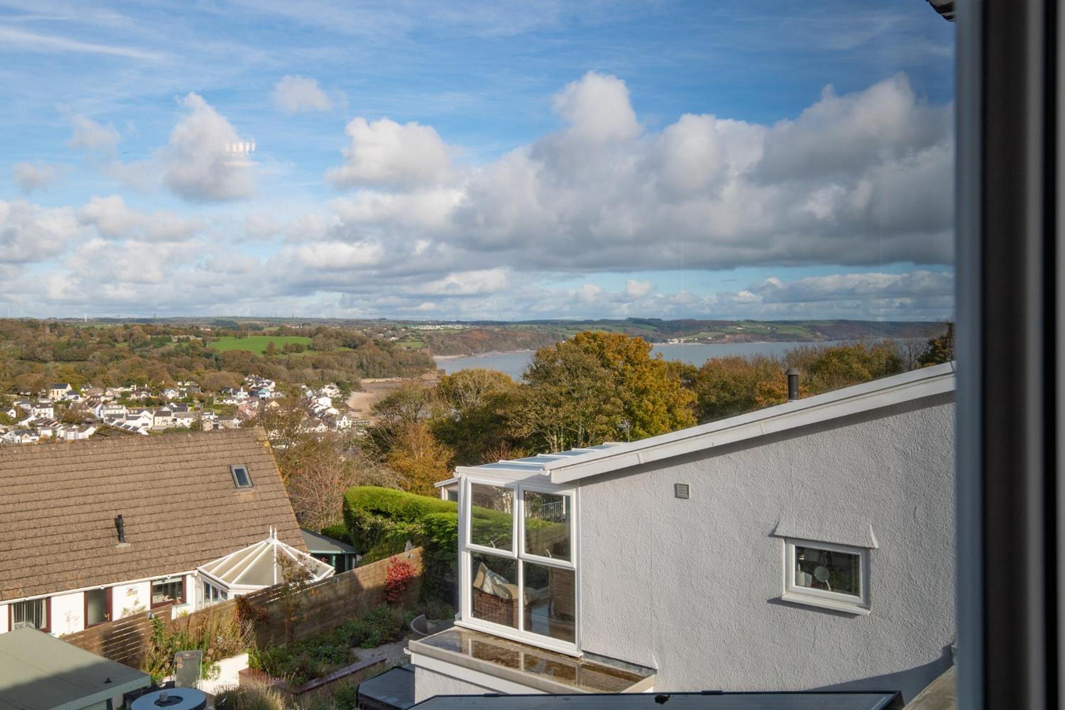 Golwg Y Môr - Sea View Cottage with Hot Tub view 3