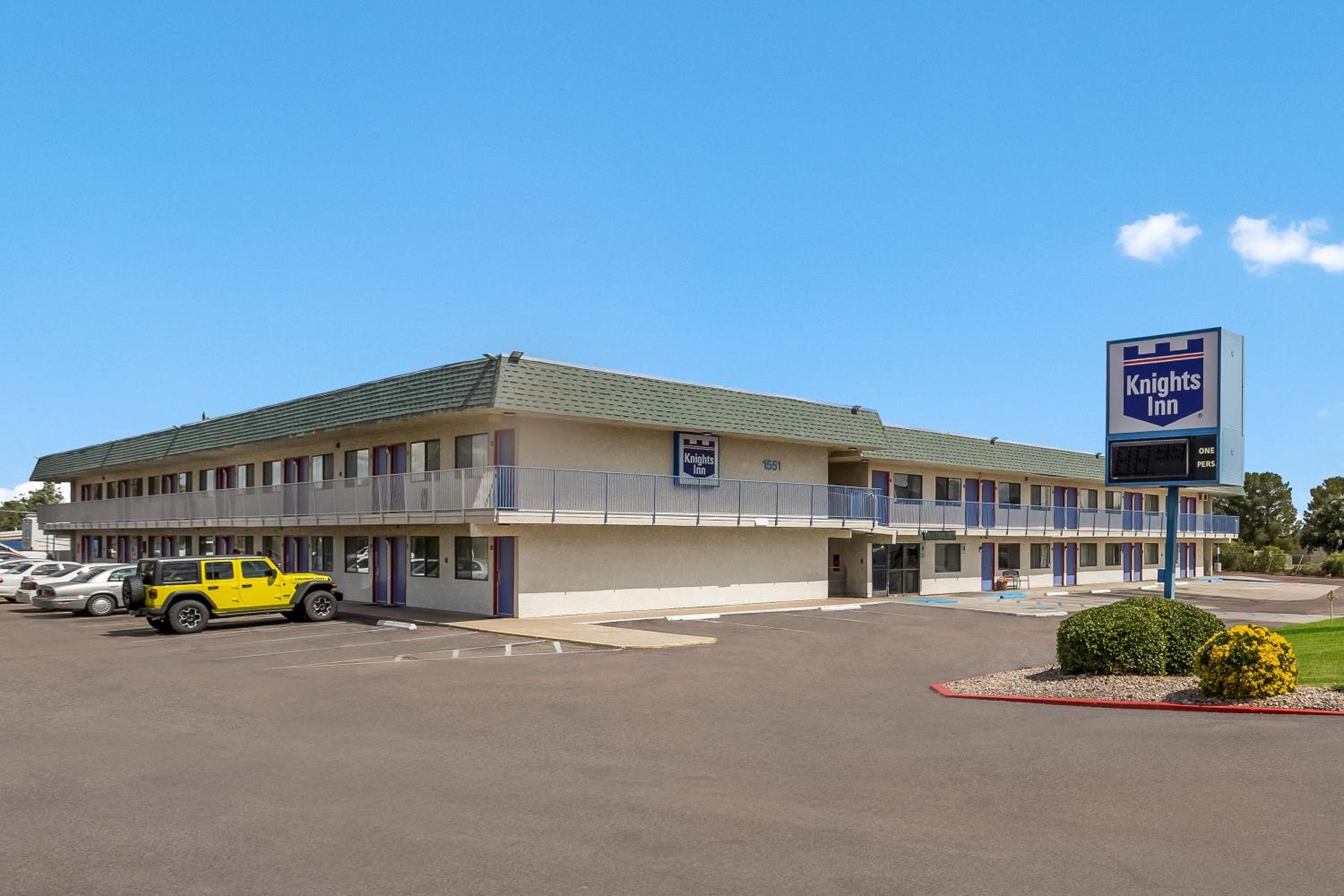 Sierra Vista Vacations - Knights Inn Sierra Vista / East Fry - Property Image 5
