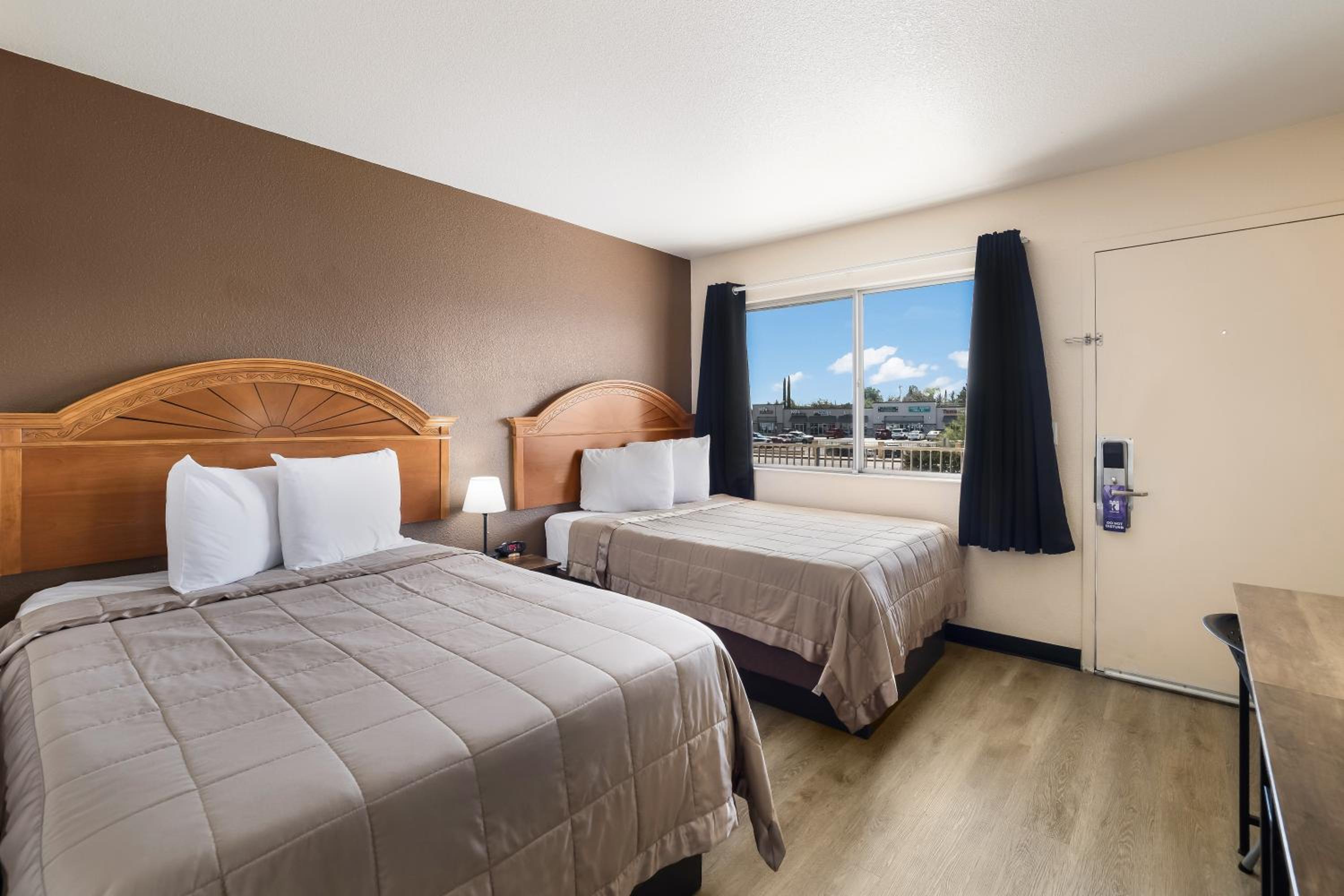 Sierra Vista Vacations - Knights Inn Sierra Vista / East Fry - Property Image 6