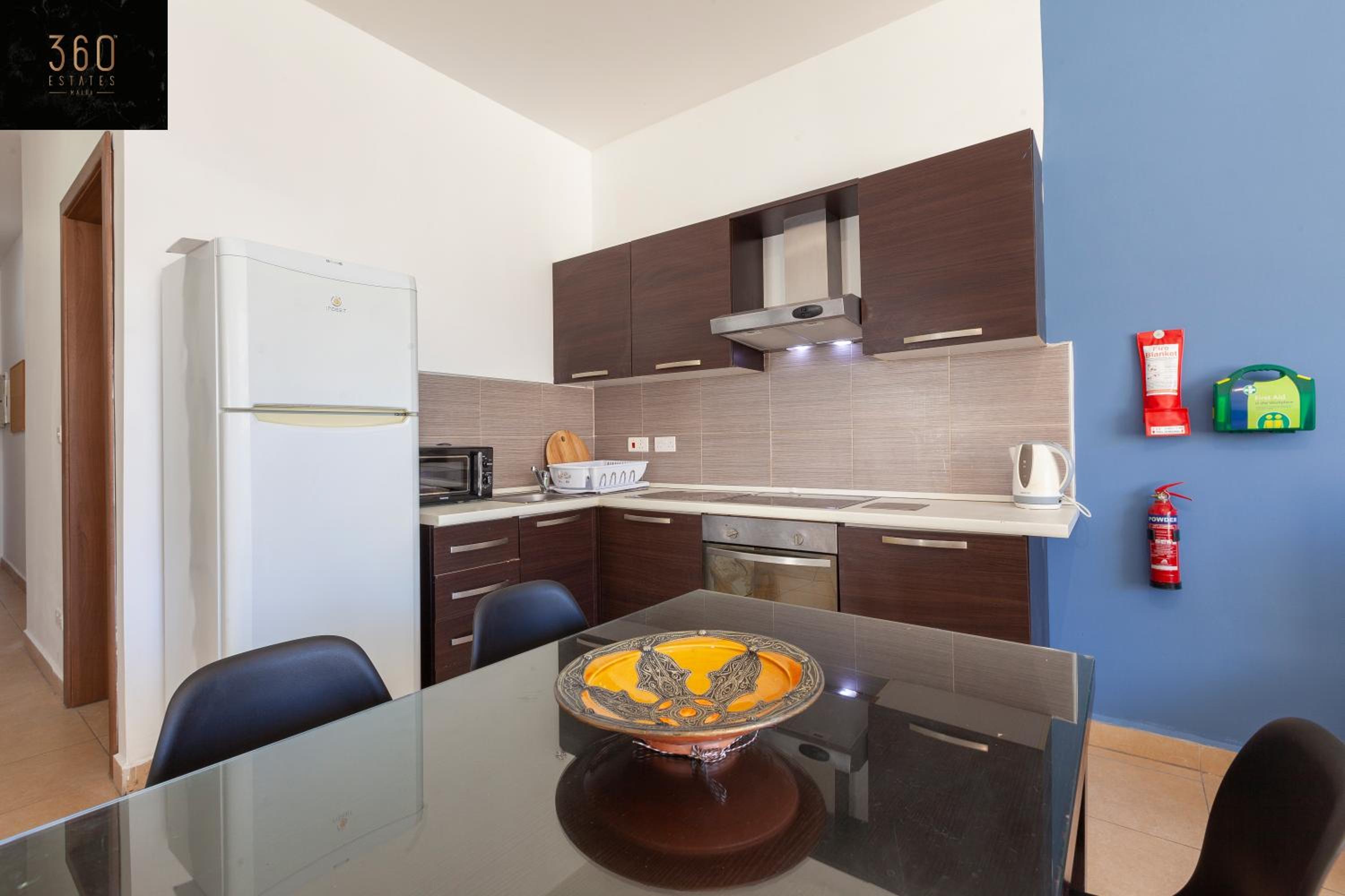 Central Paceville Apartment Nightlife & Beach view 2
