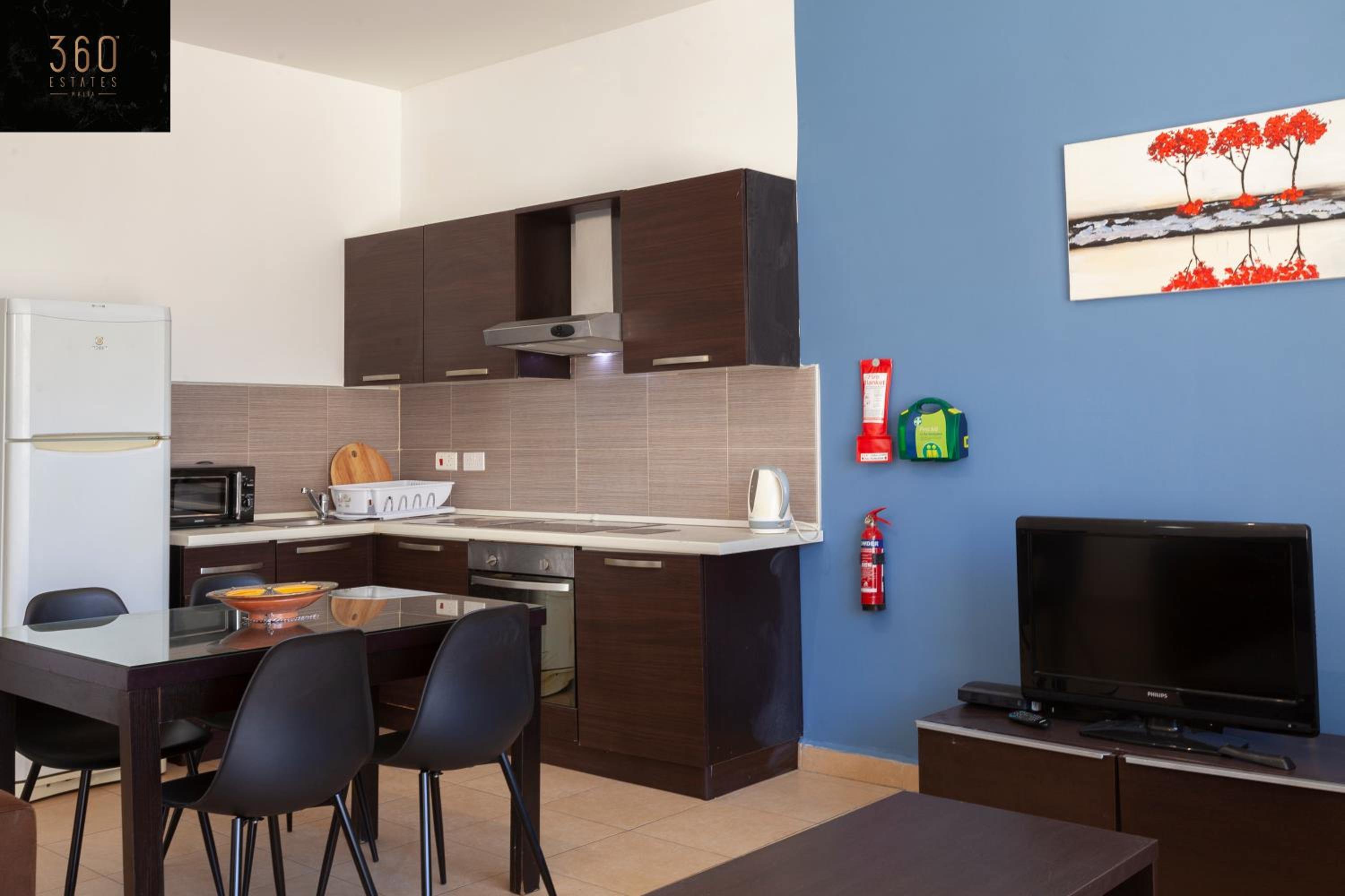 Central Paceville Apartment Nightlife & Beach view 3