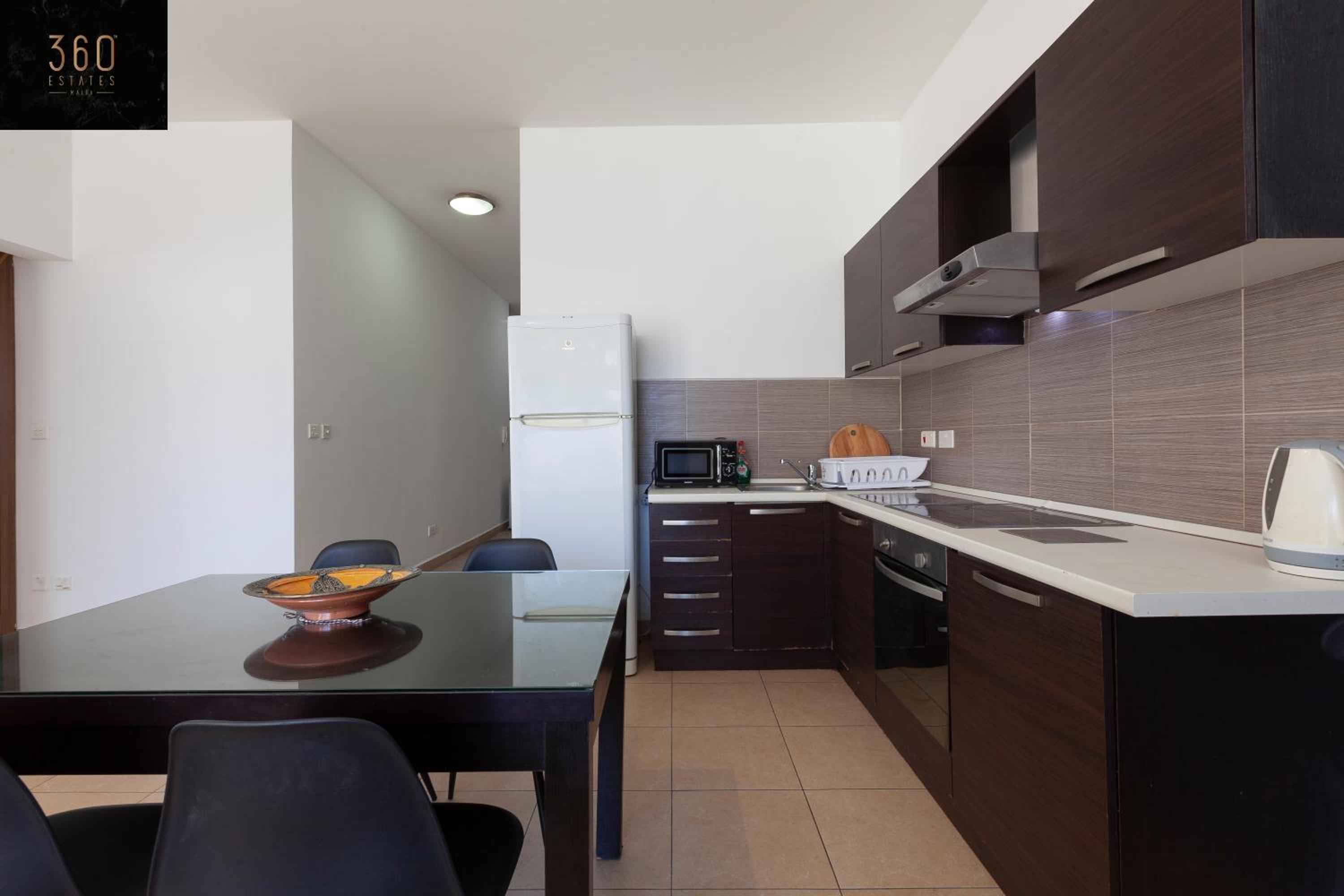 Central Paceville Apartment Nightlife & Beach view 5