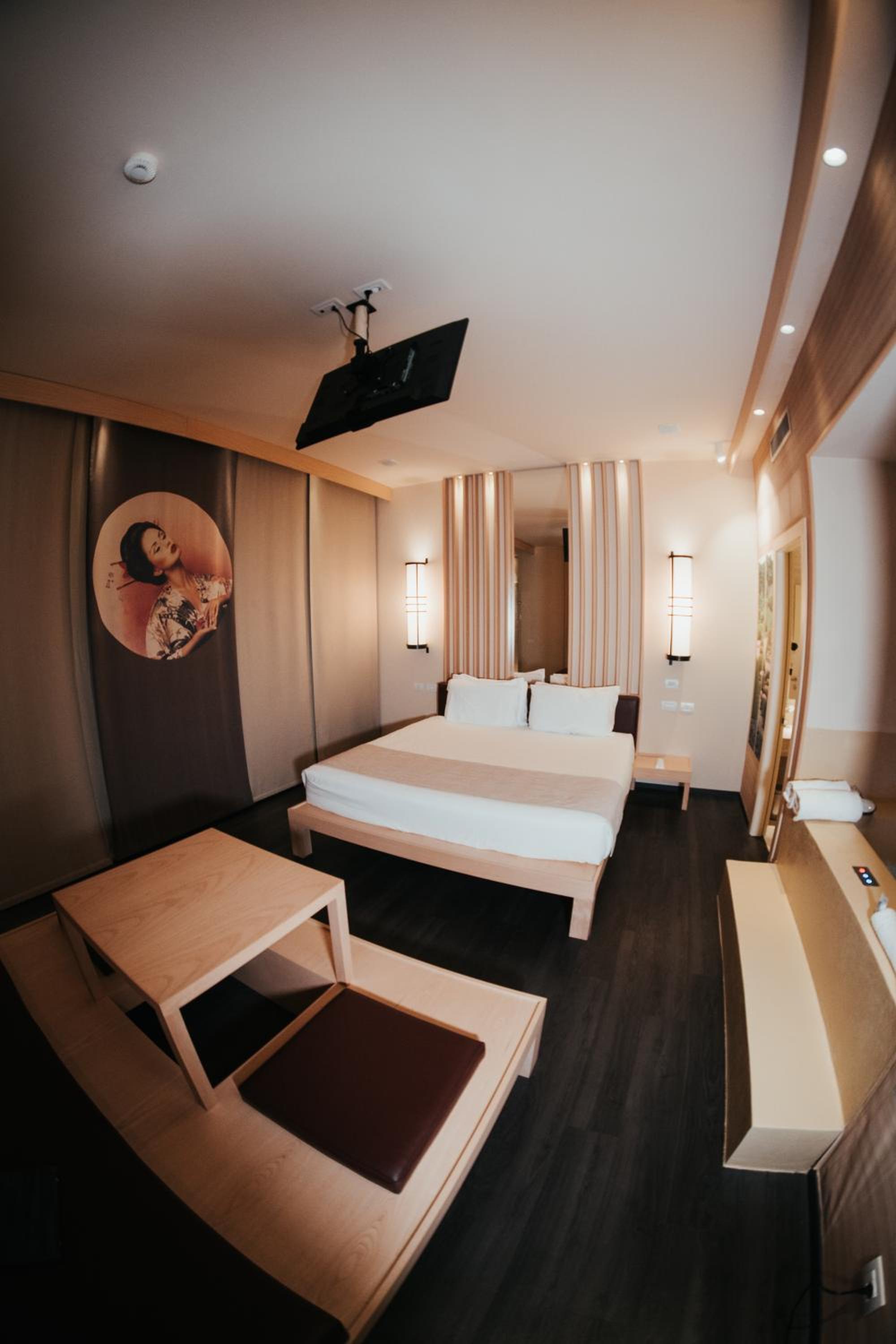 Emotional Grand Motel