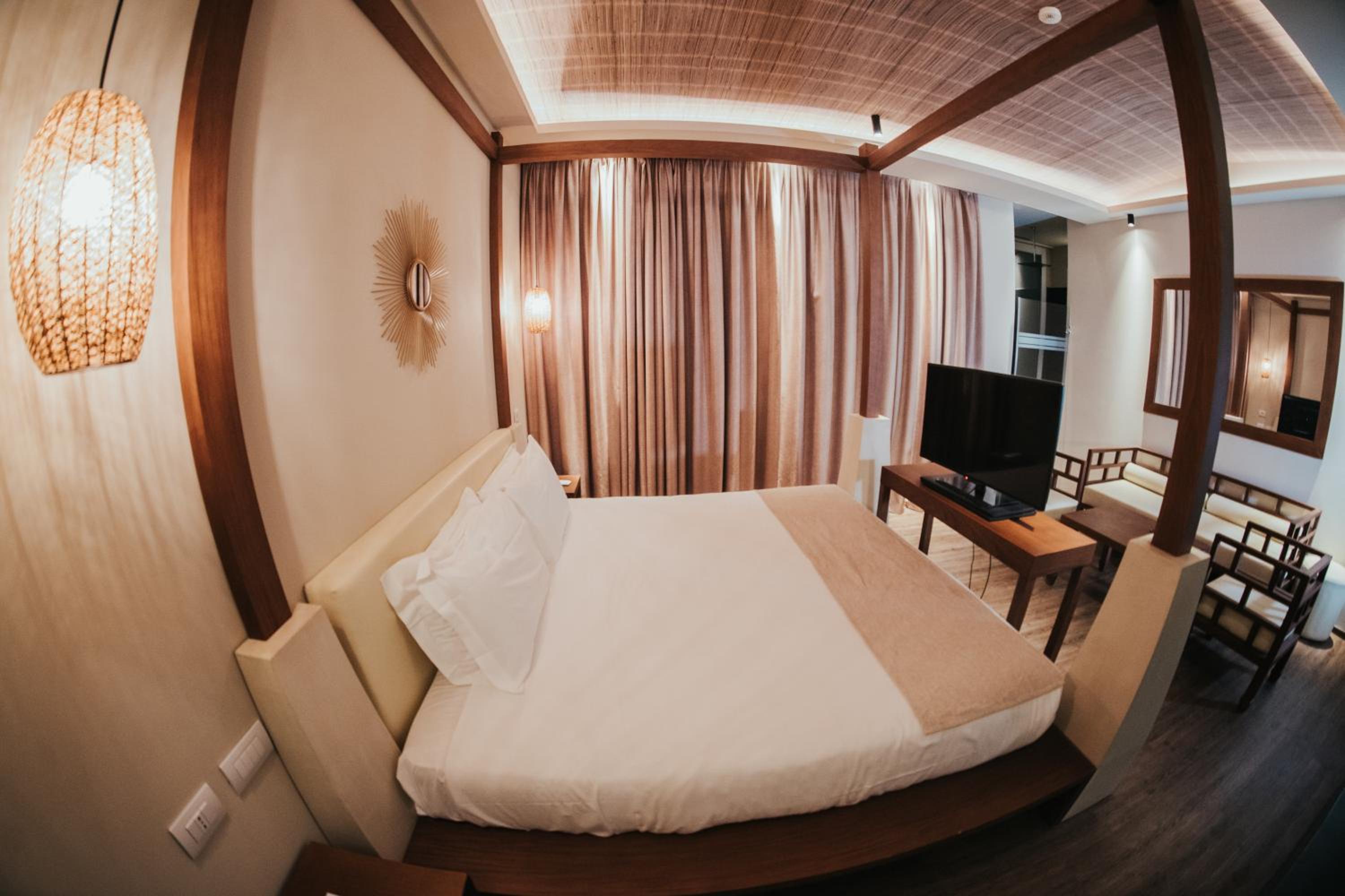 Emotional Grand Motel