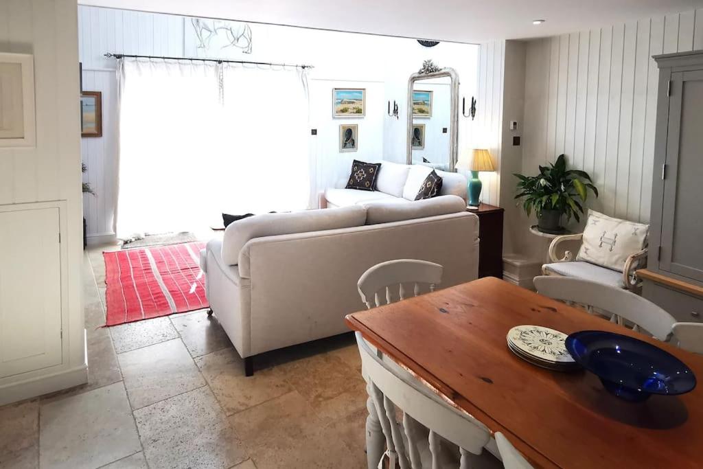 Lovely 2 bed annexe near Salisbury view 4