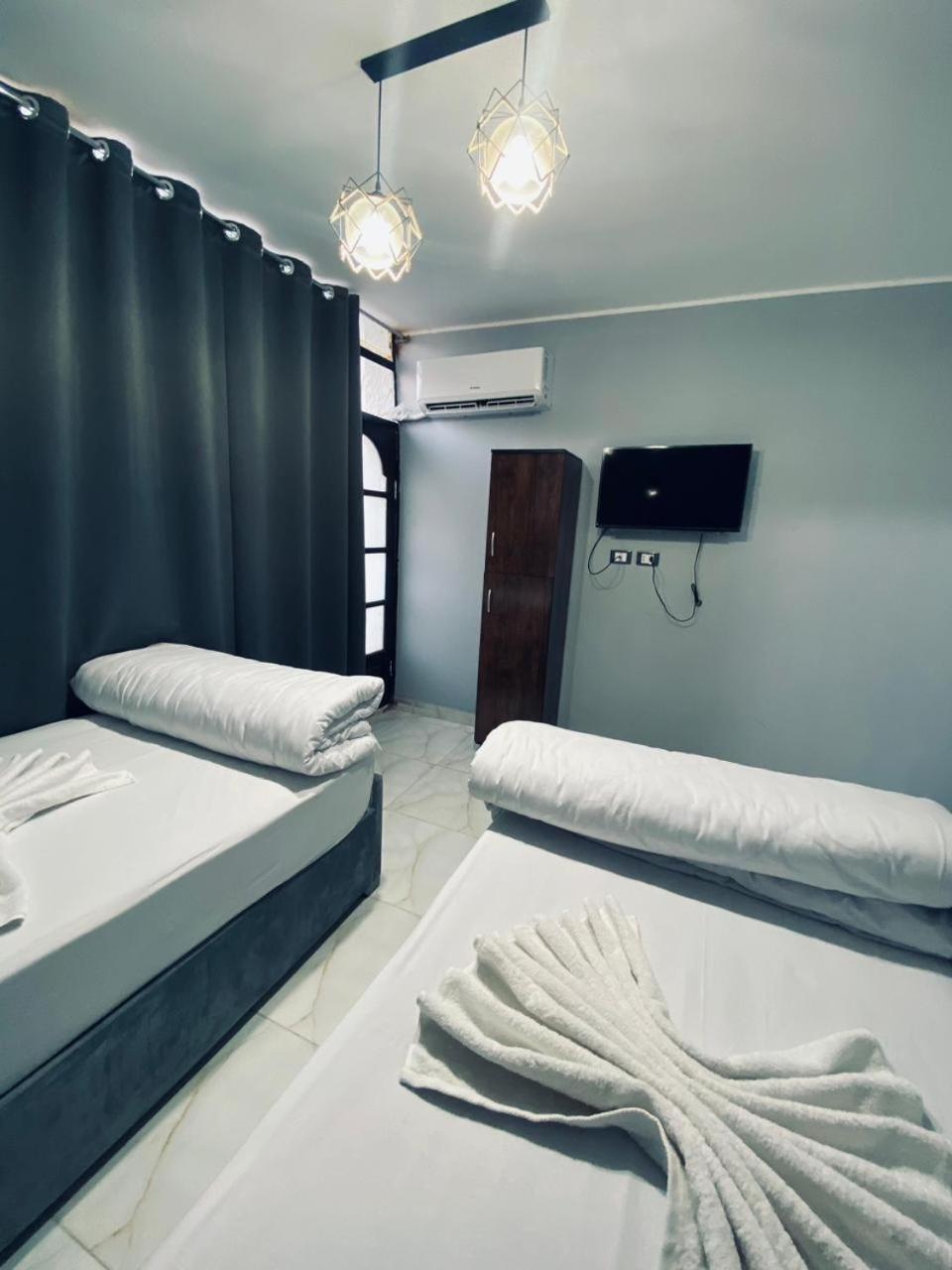 NADA _ HOTEL