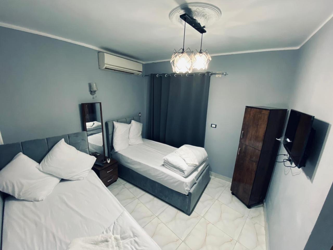 NADA _ HOTEL