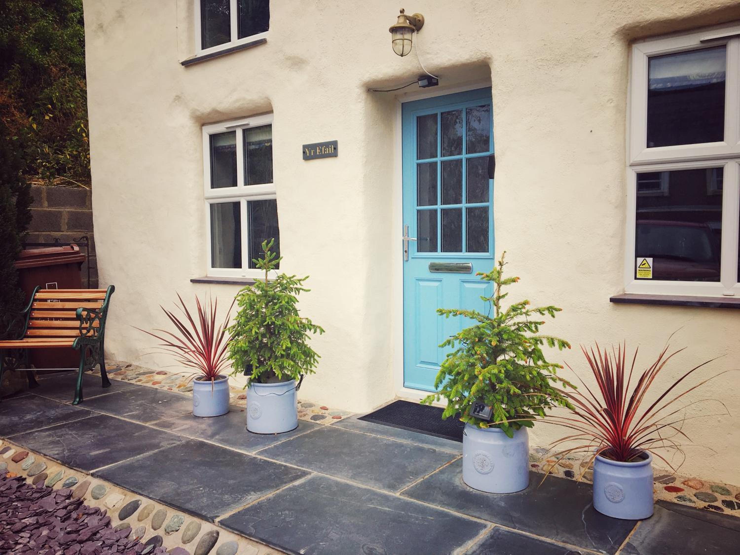 Gorgeous Cottage Near the Sea. Dog Friendly. view 3