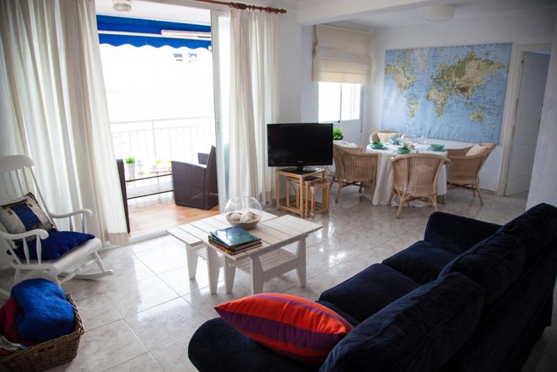 SEAFRONT UNBEATABLE LOCATION a