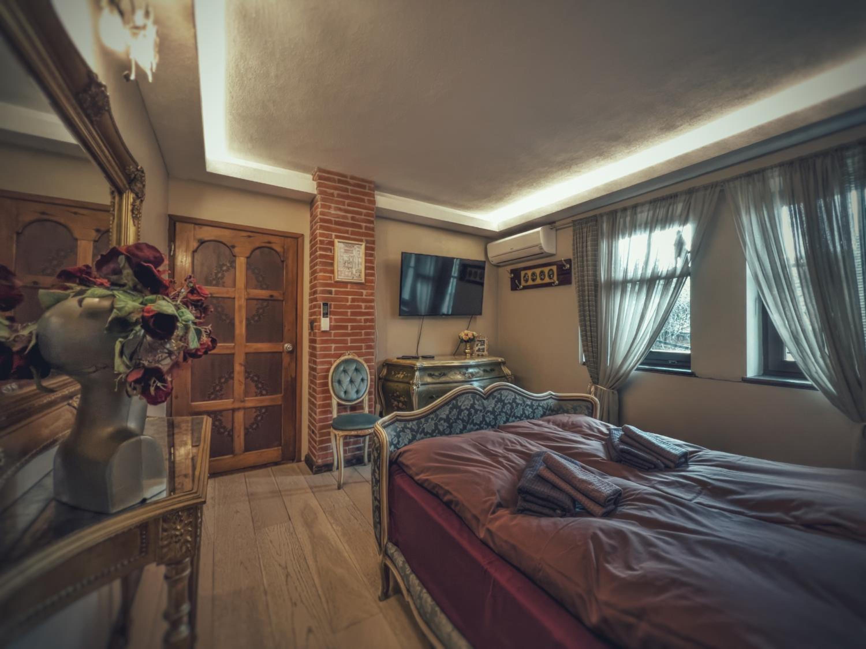 Тhe Bohemian Lodge-entire house with sauna view 4