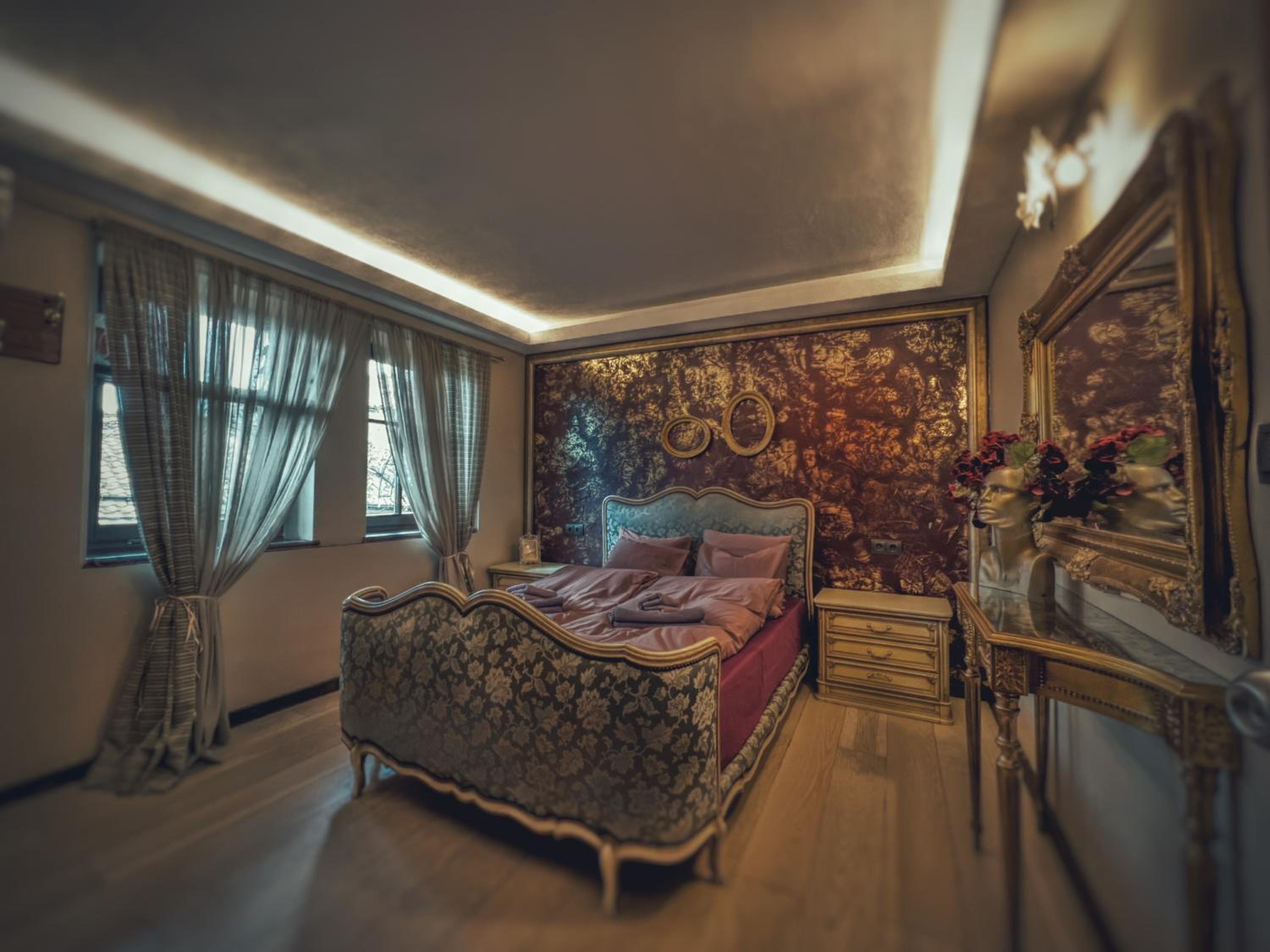 Тhe Bohemian Lodge-entire house with sauna view 2