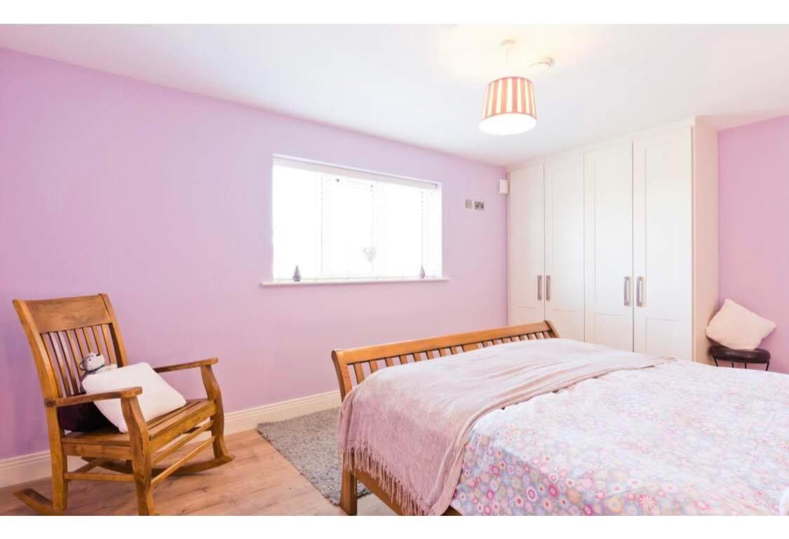 Modern Homestay 15 minutes to Dublin Airport view 4