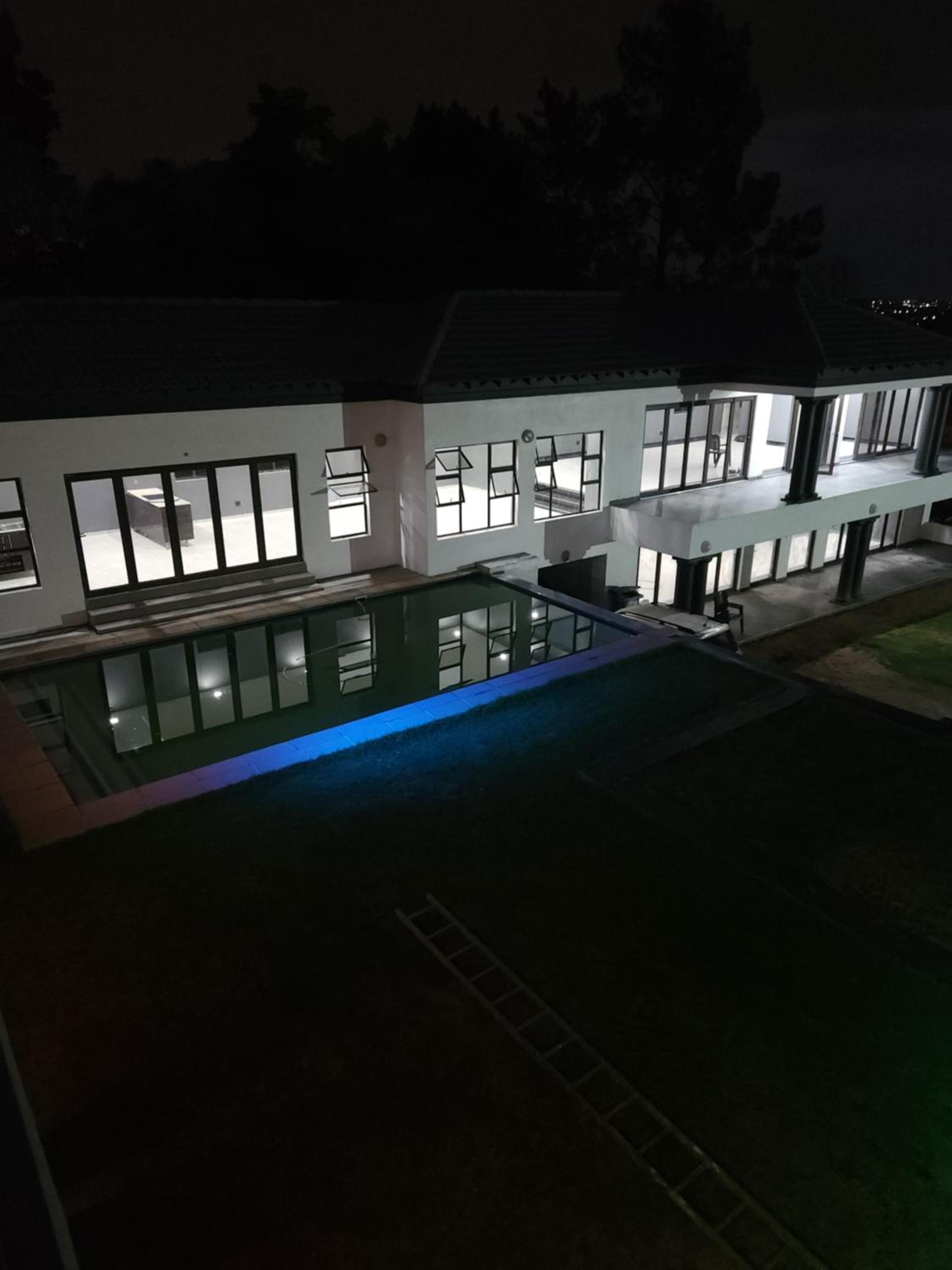 Bryanston Drive Elegant Guesthouse & Boardroom Facilities