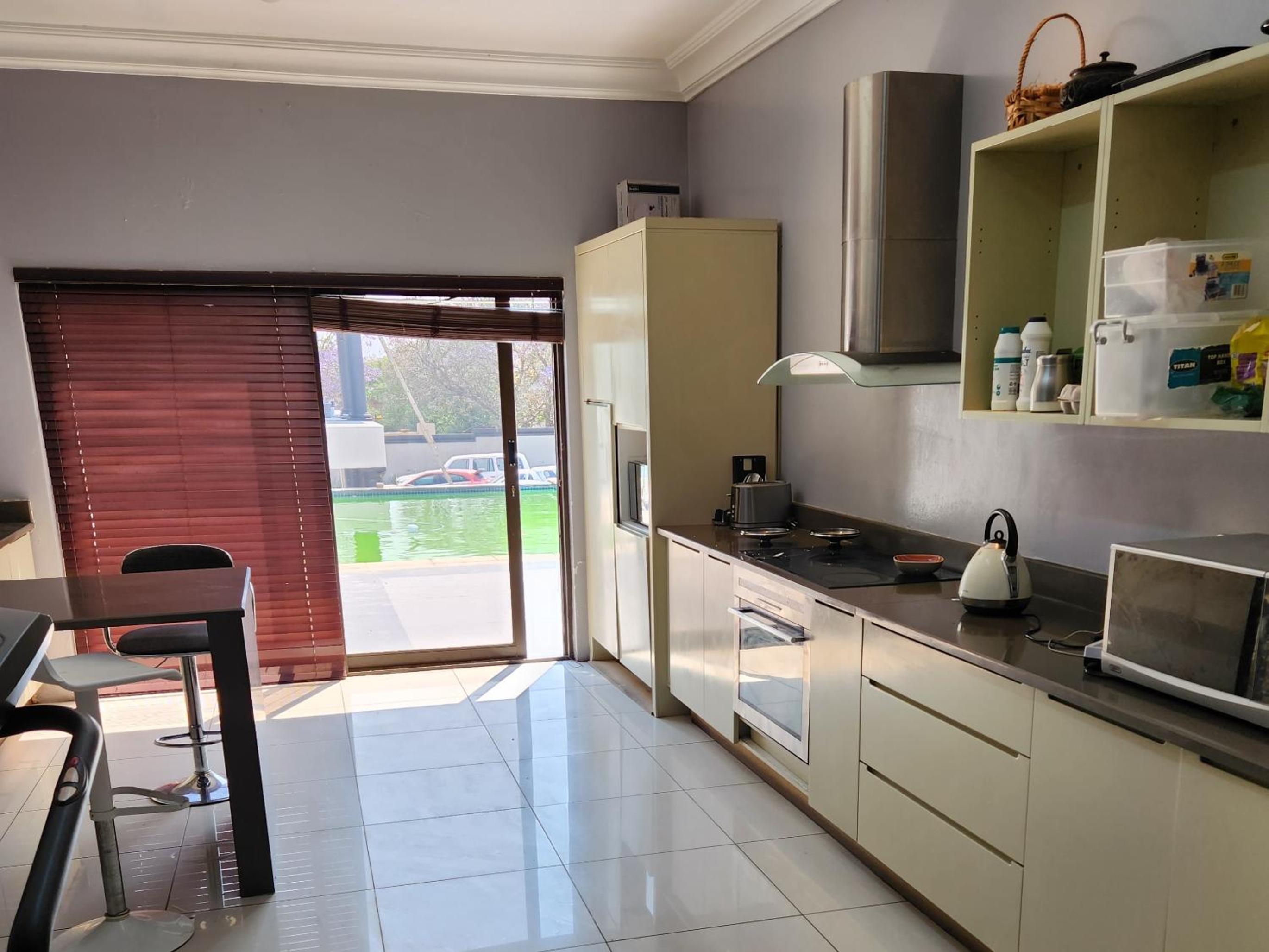 Bryanston Drive Elegant Guesthouse & Boardroom Facilities