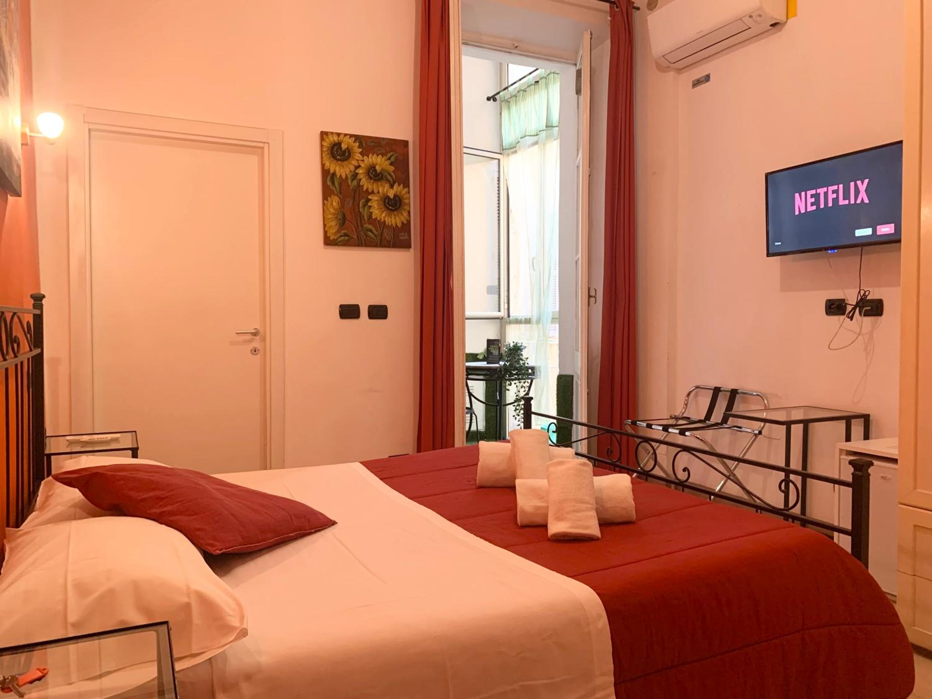 Julius Caesar 183 en Rome — hotel room