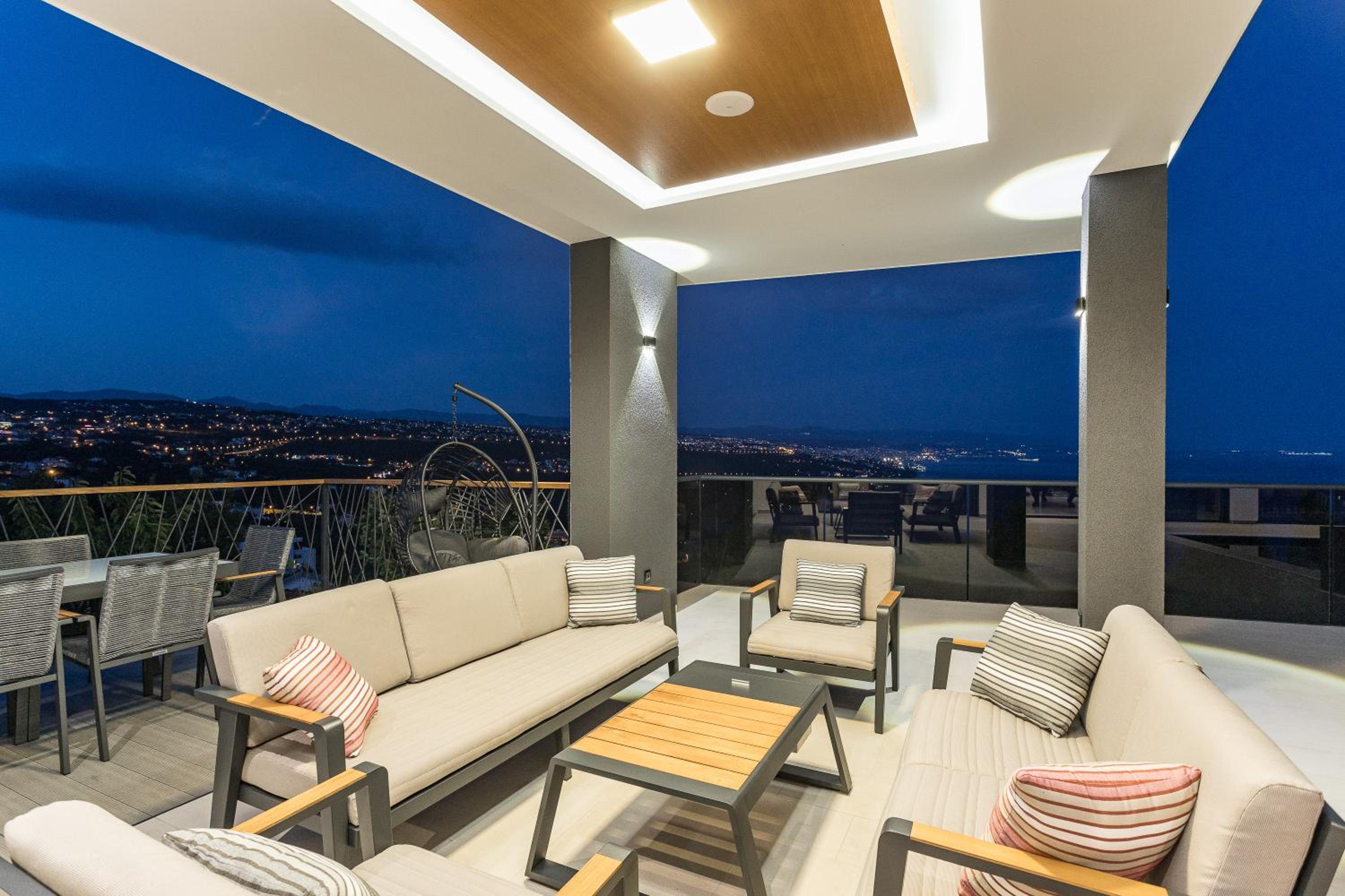 Villa Titanium