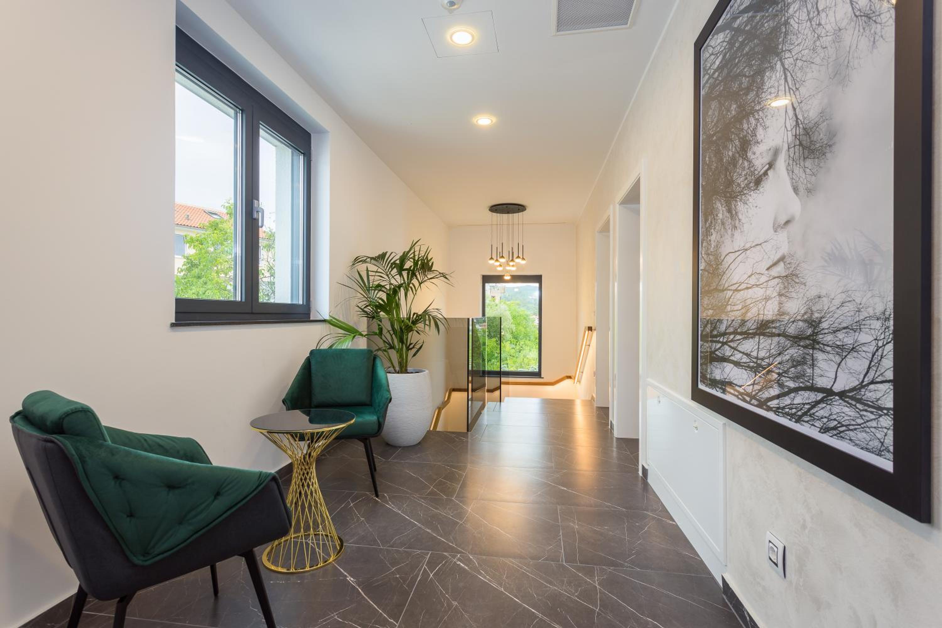 Villa Titanium