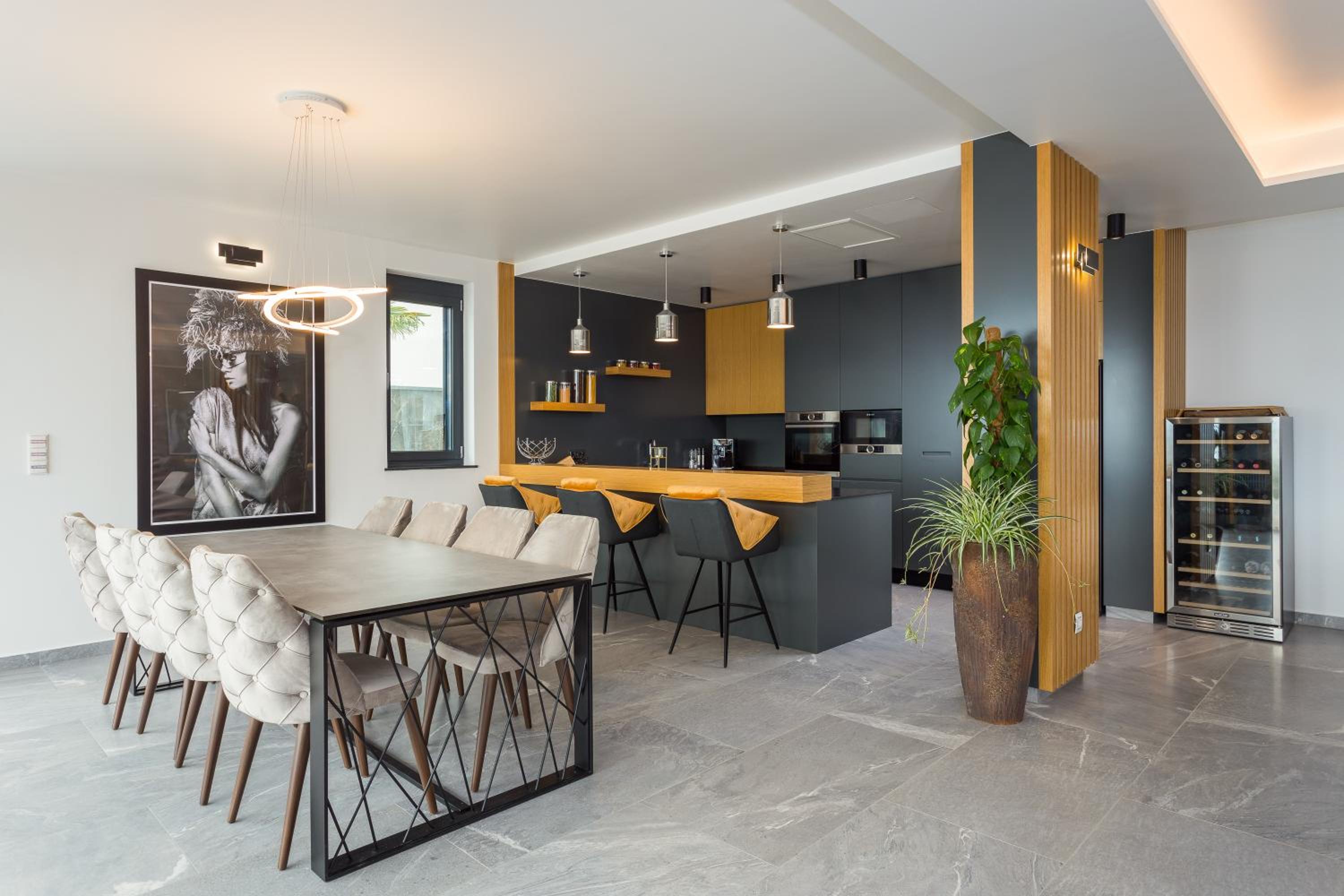 Villa Titanium