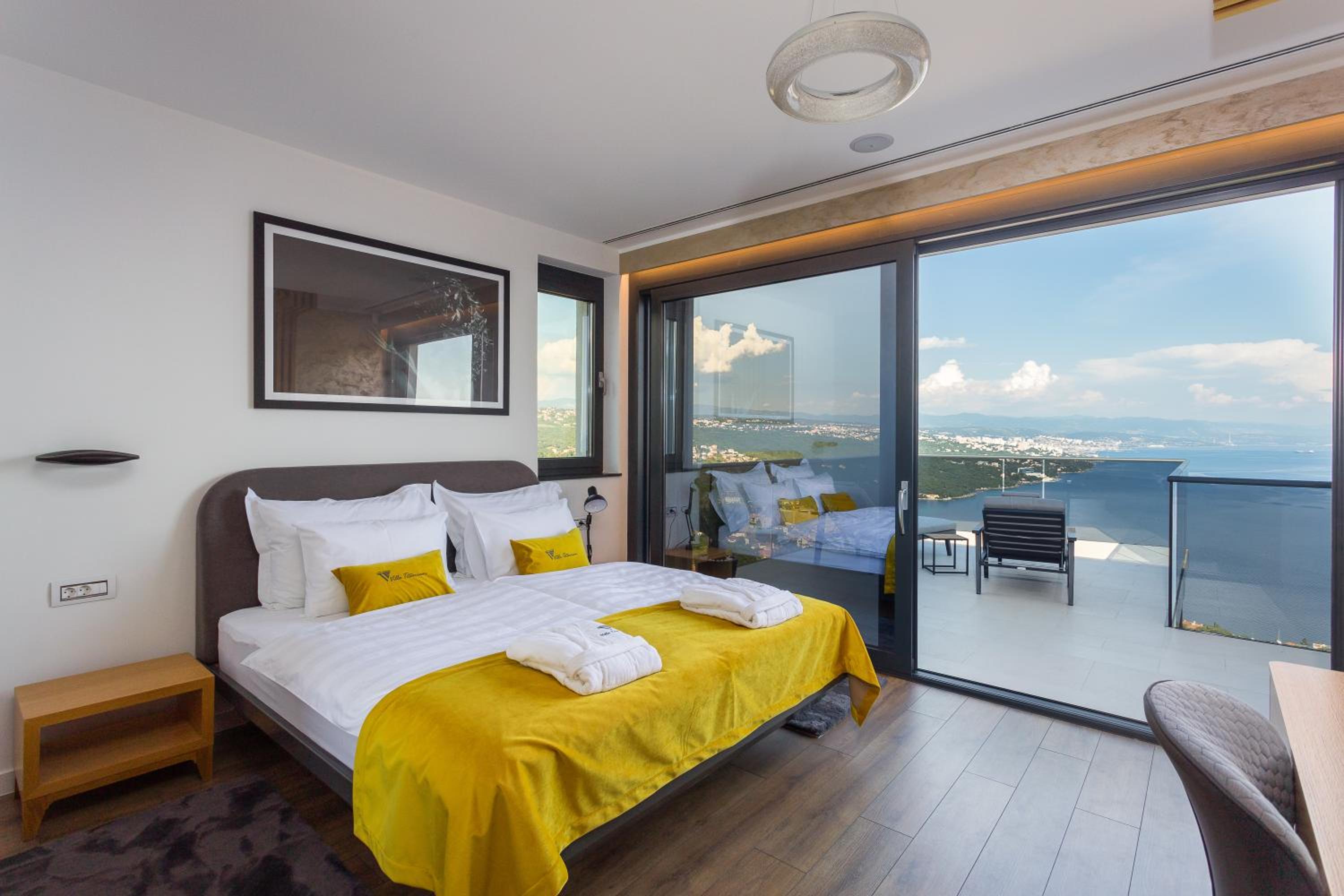 Villa Titanium