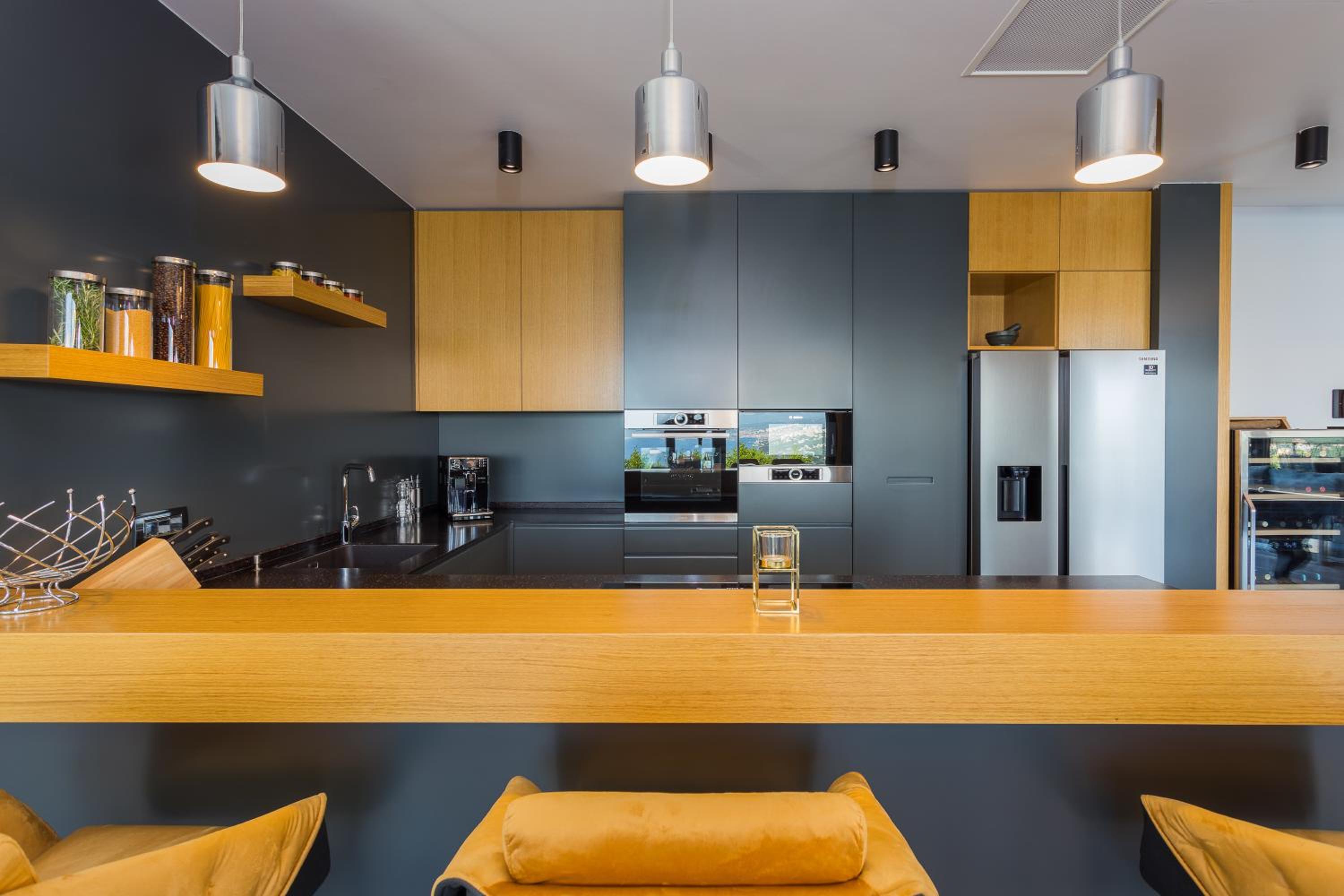 Villa Titanium
