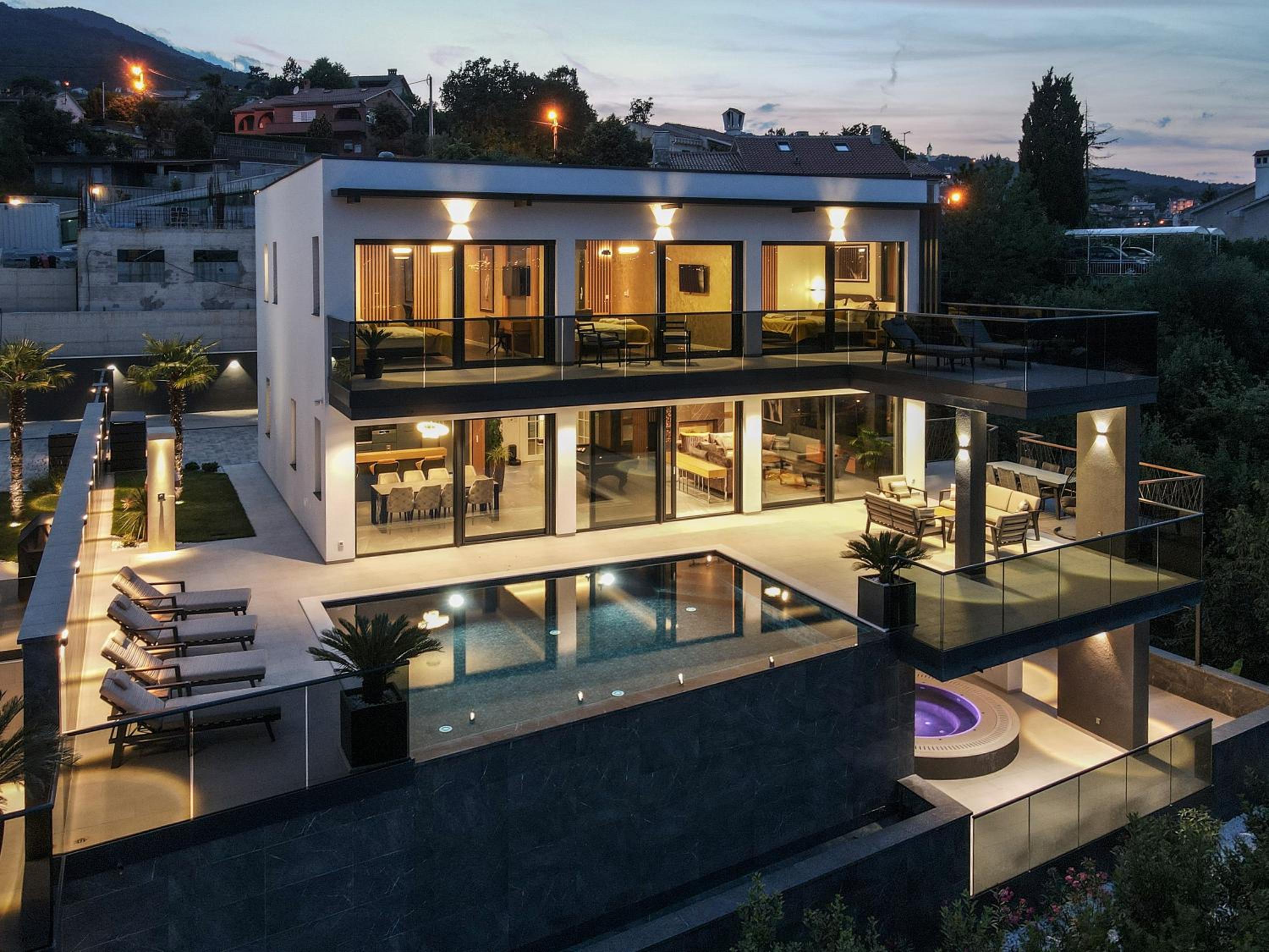 Villa Titanium
