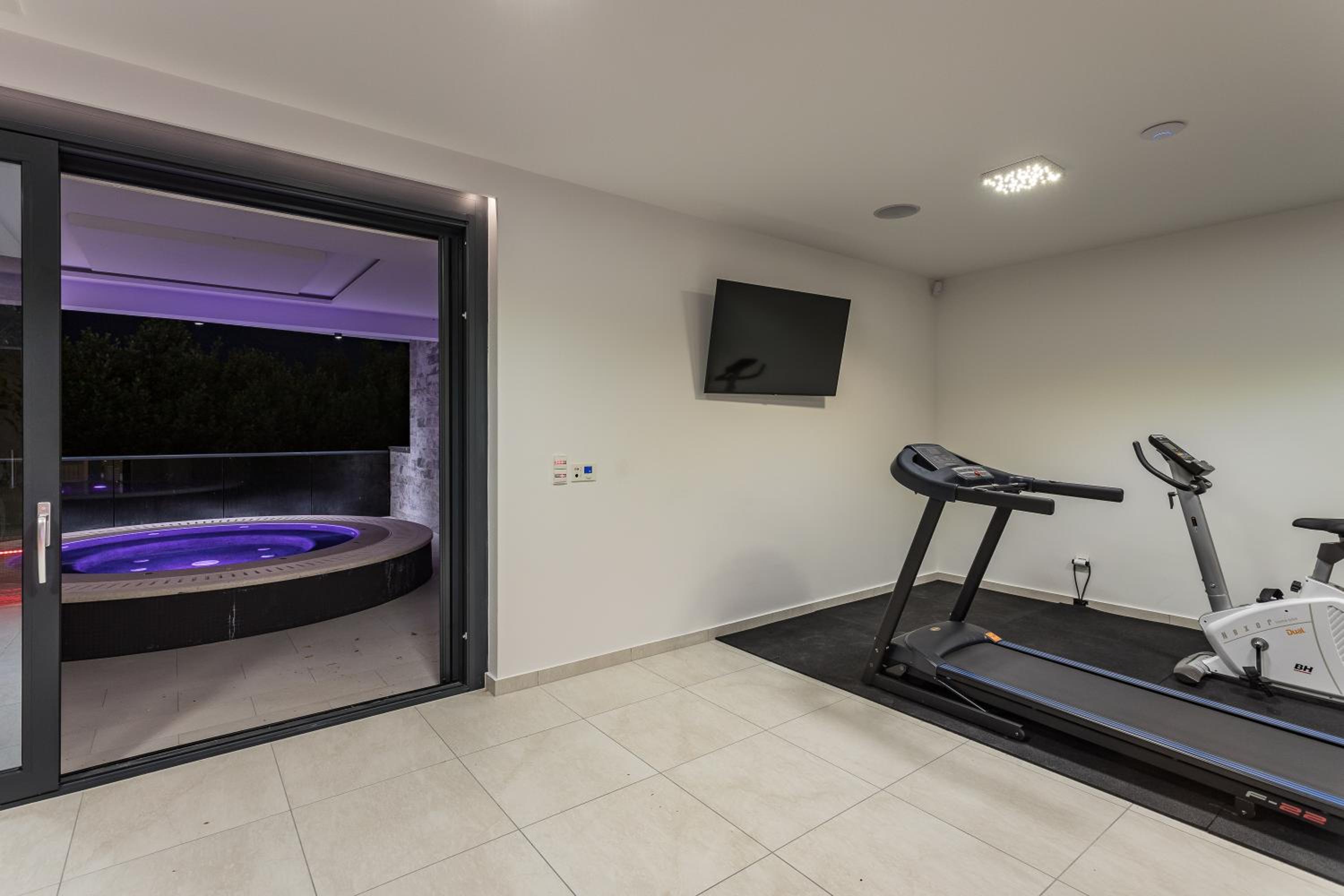 Villa Titanium