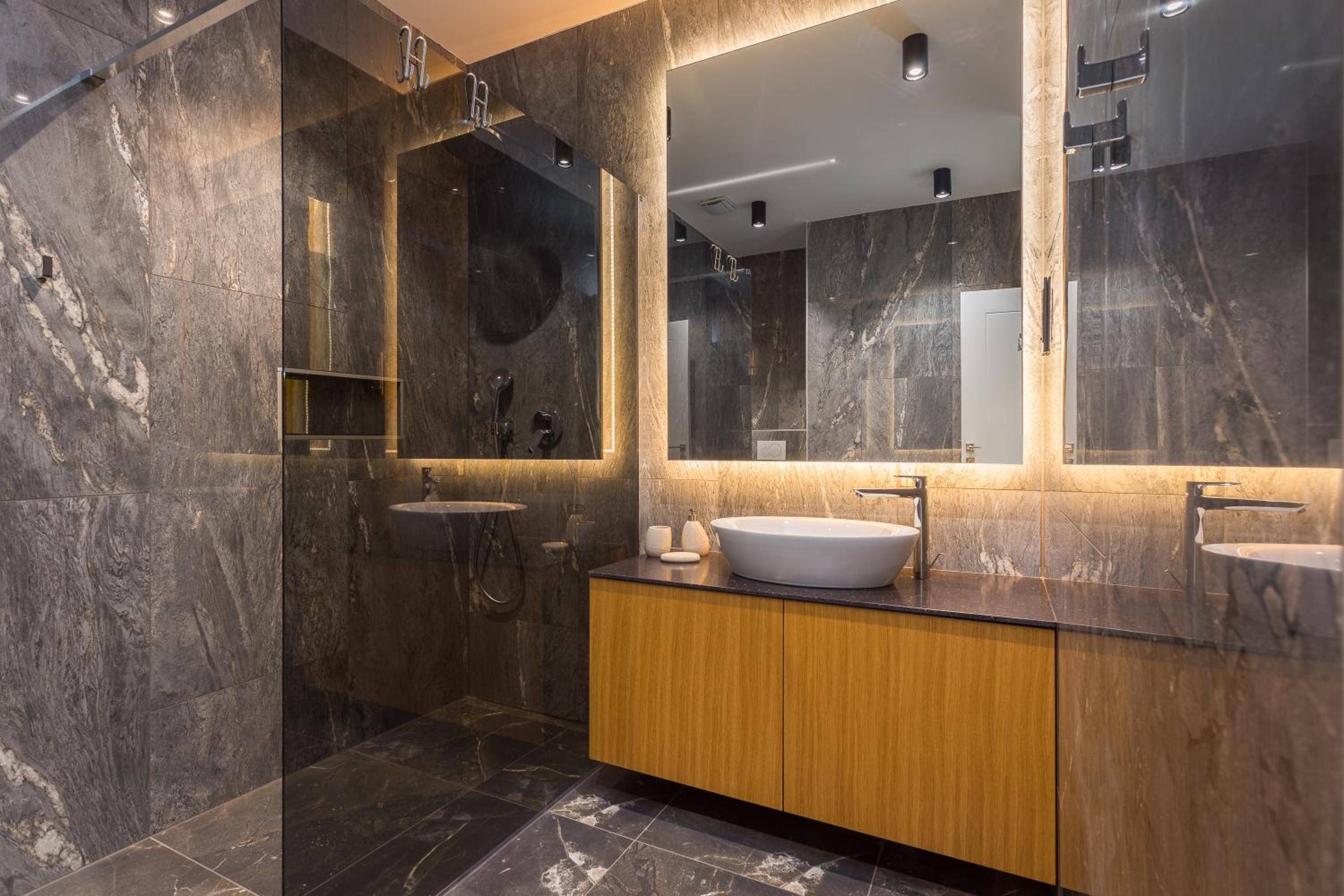 Villa Titanium