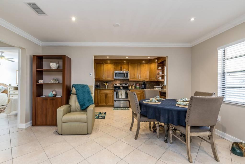 OCEAN VACATION BREEZE view 5