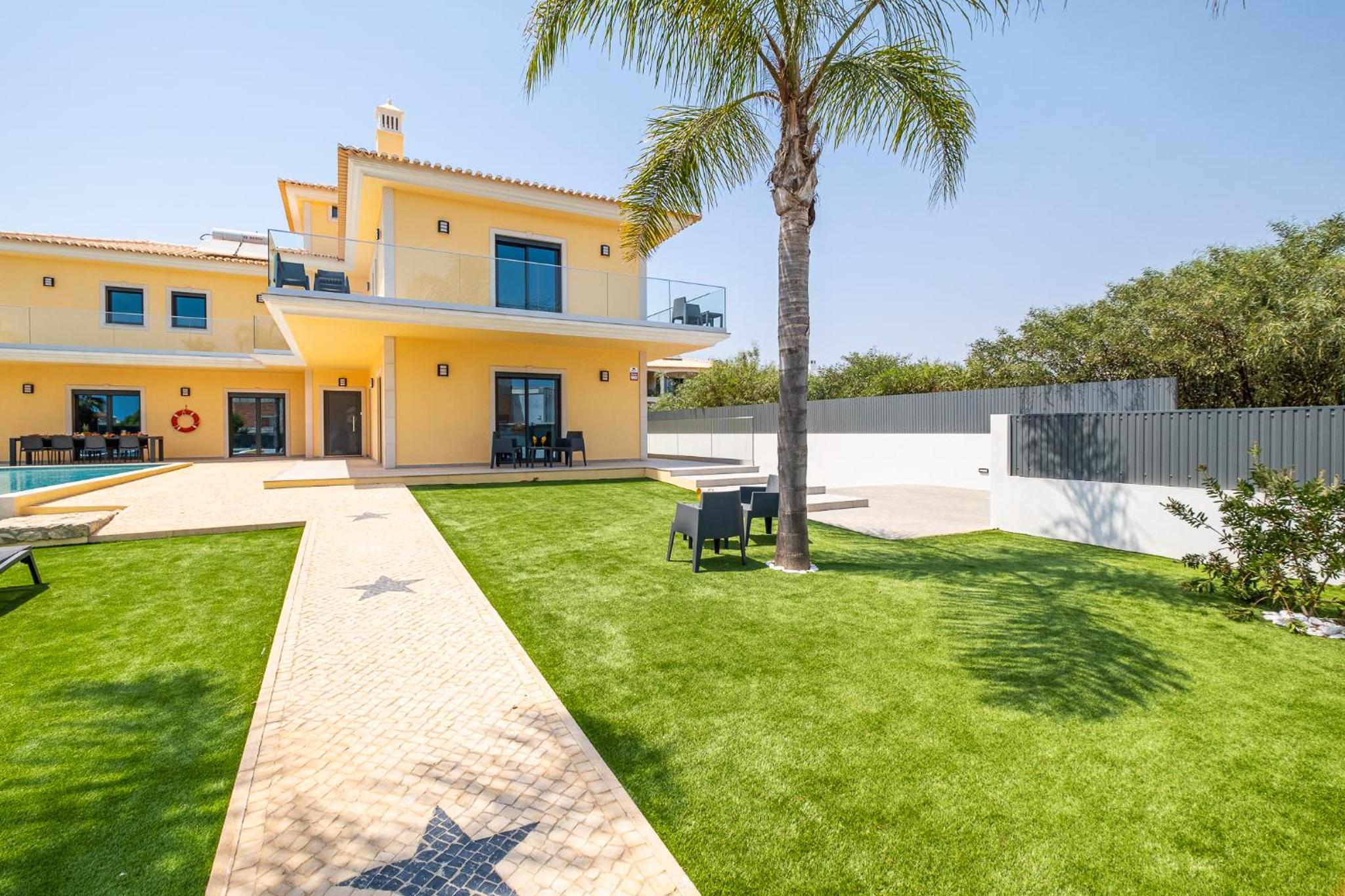 Villa Coral Bay - Moradia familiar com piscina aquecível e BBQ em Albufeira view 4