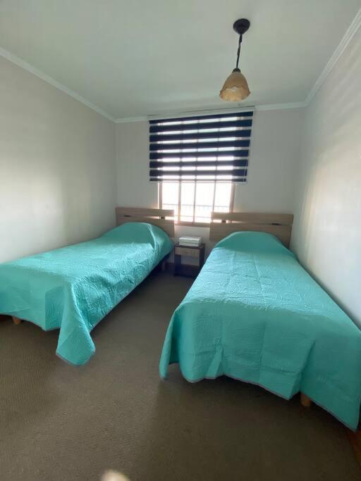 apartamento con vista al mar y piscina.